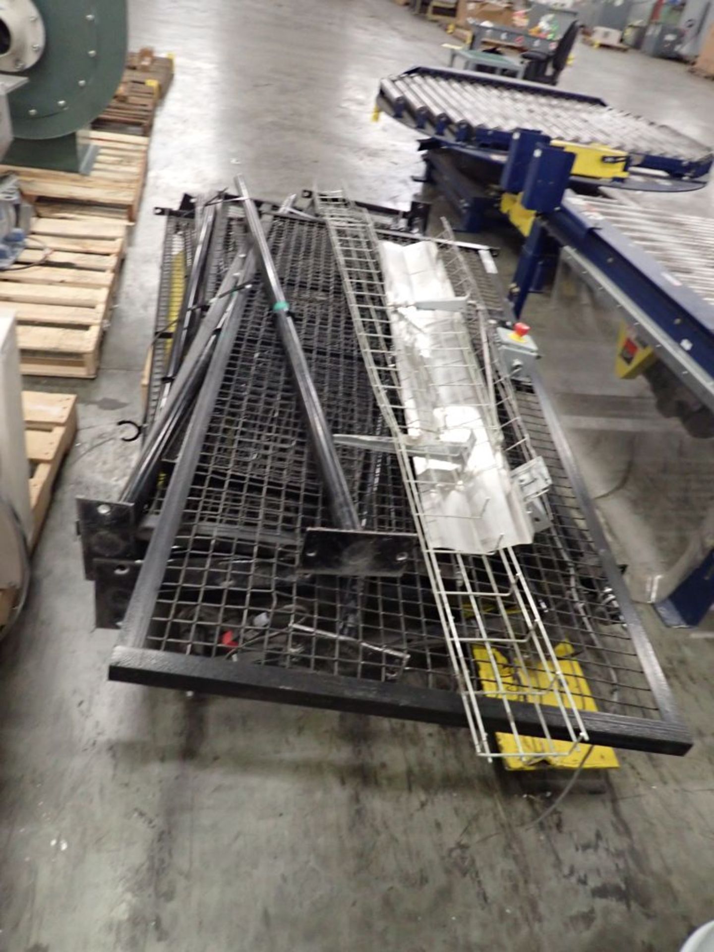 Lantech Pallet Wrapping System with Infeed and Outfeed Conveyor - Image 95 of 99