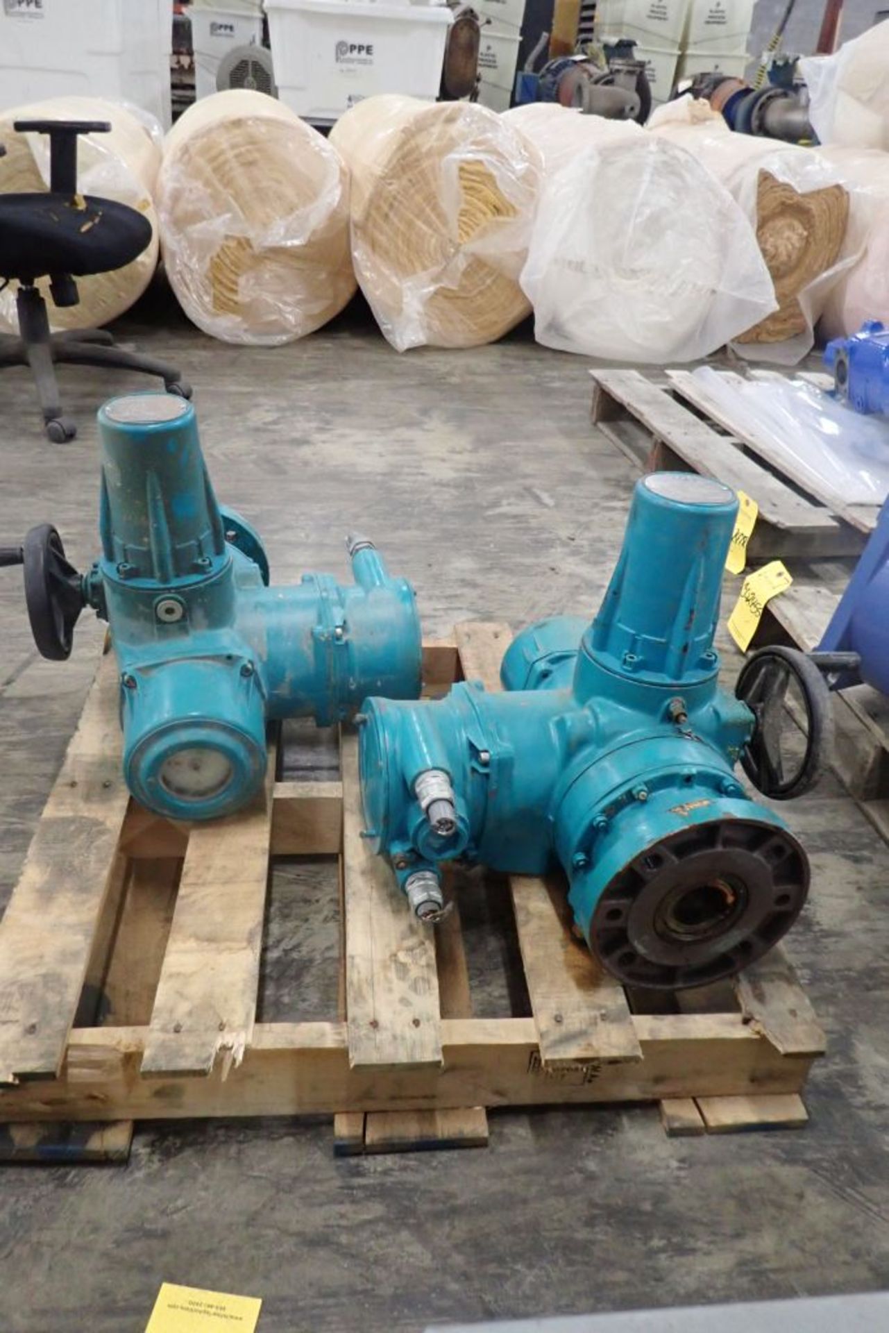 Lot of (2) Keystone Valve Actuators