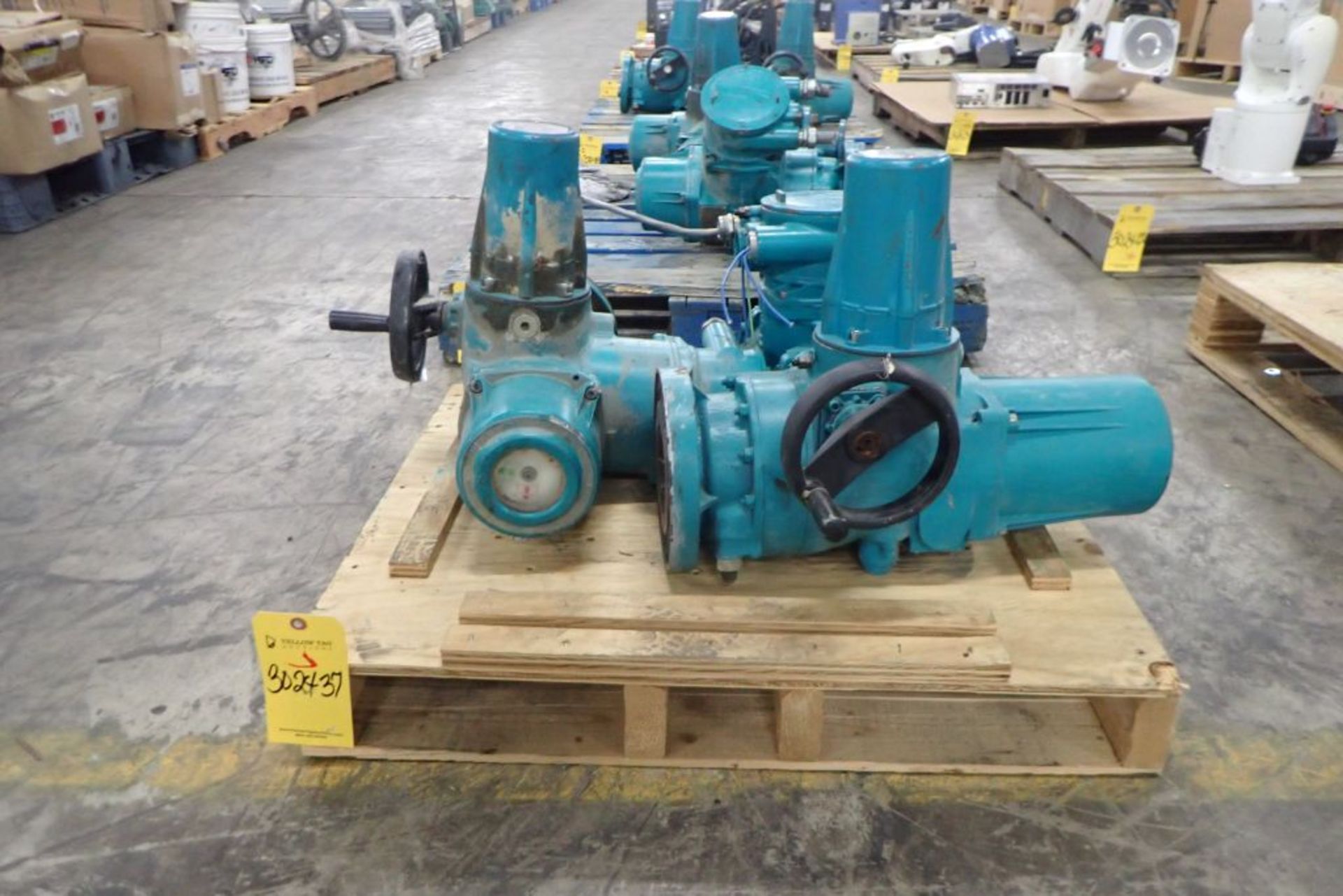 Lot of (2) Keystone Valve Actuators