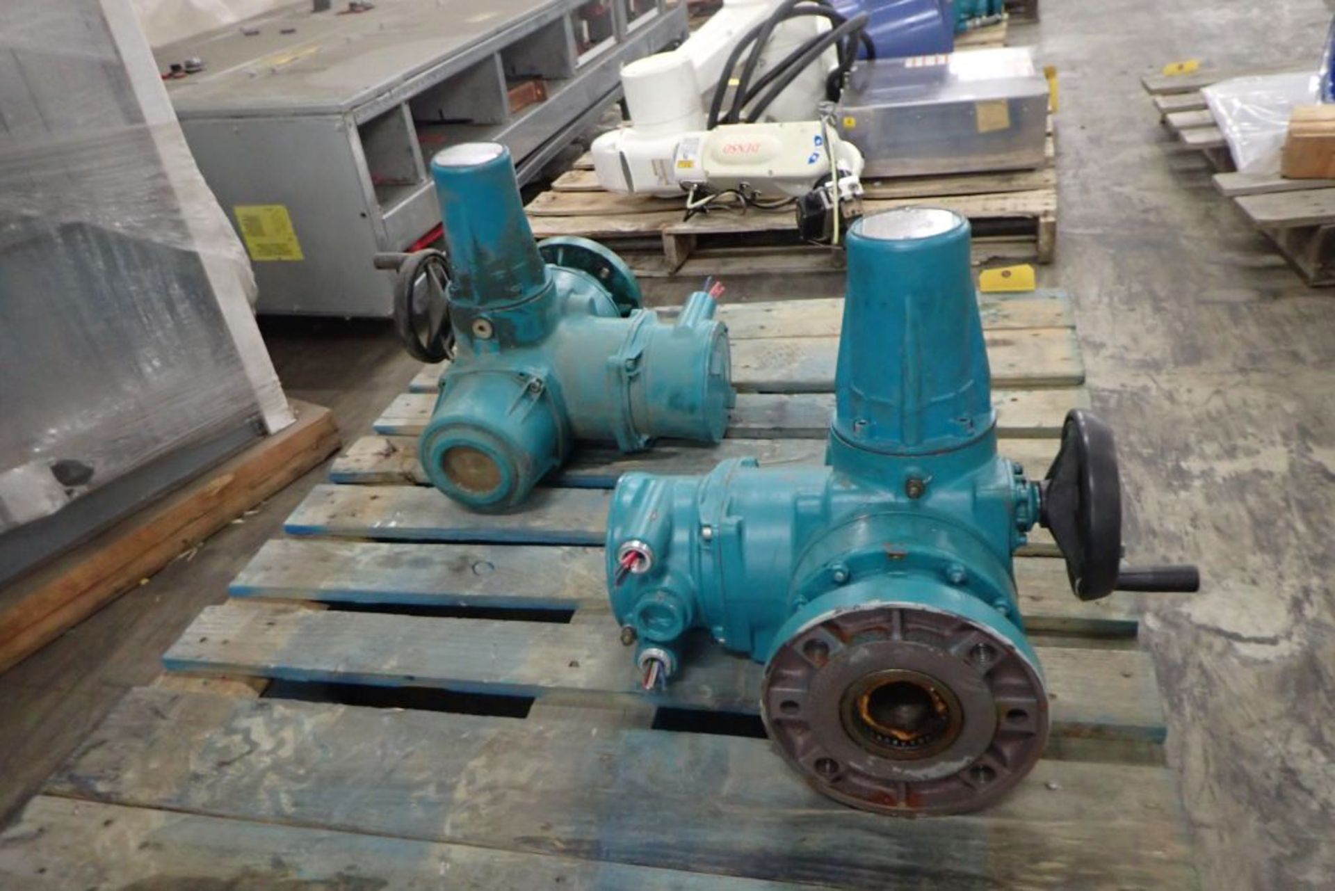 Lot of (2) Keystone Valve Actuators - Image 3 of 7