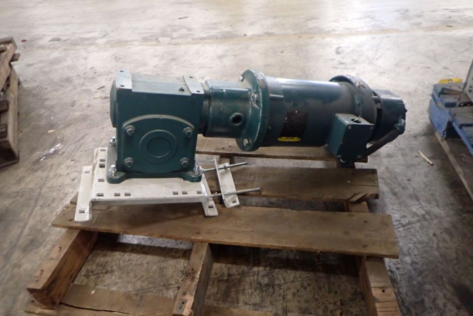 Baldor 5 HP Gearmotor - Image 3 of 10