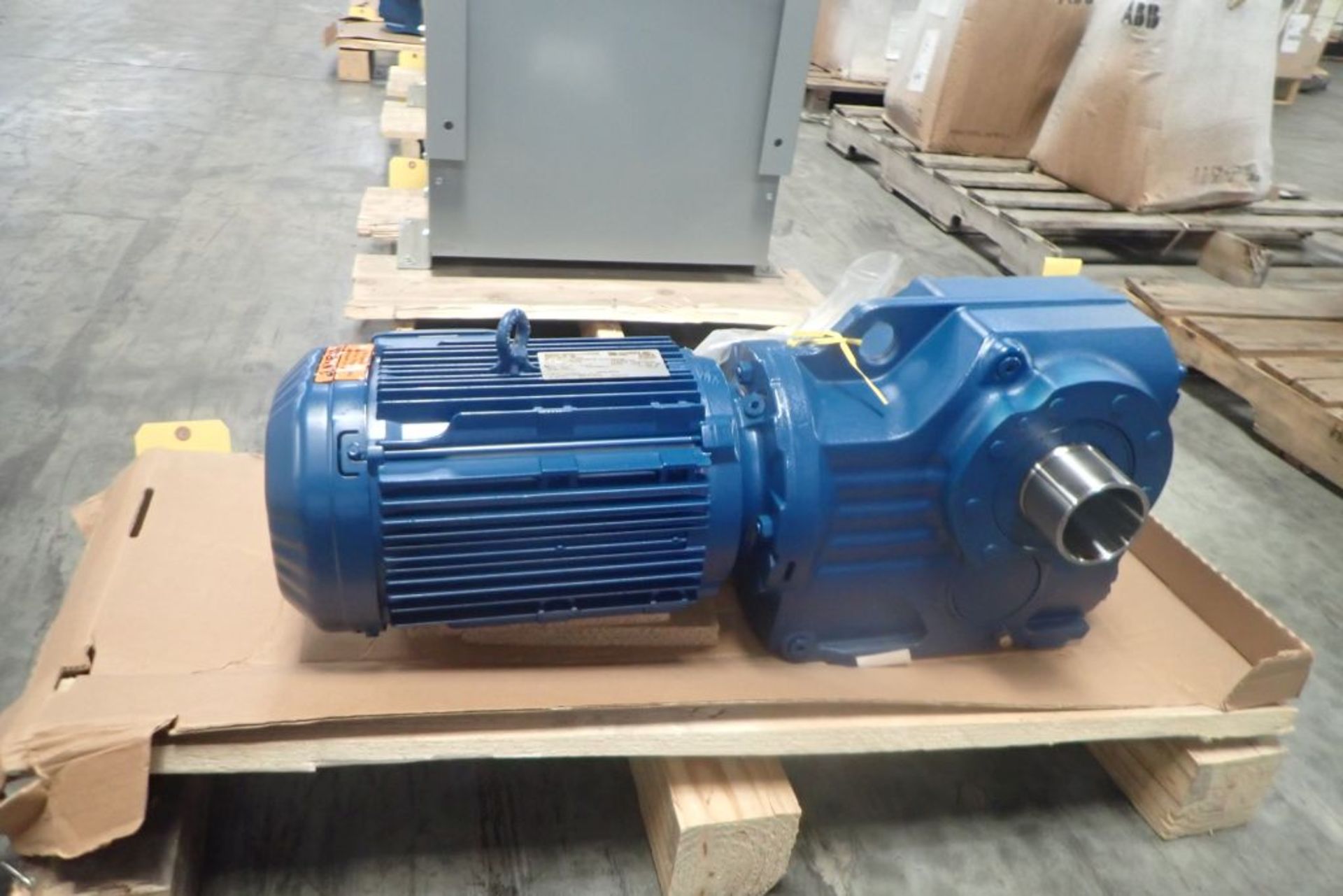 Sew-Eurodrive 3.0 HP Gearmotor - Image 3 of 5