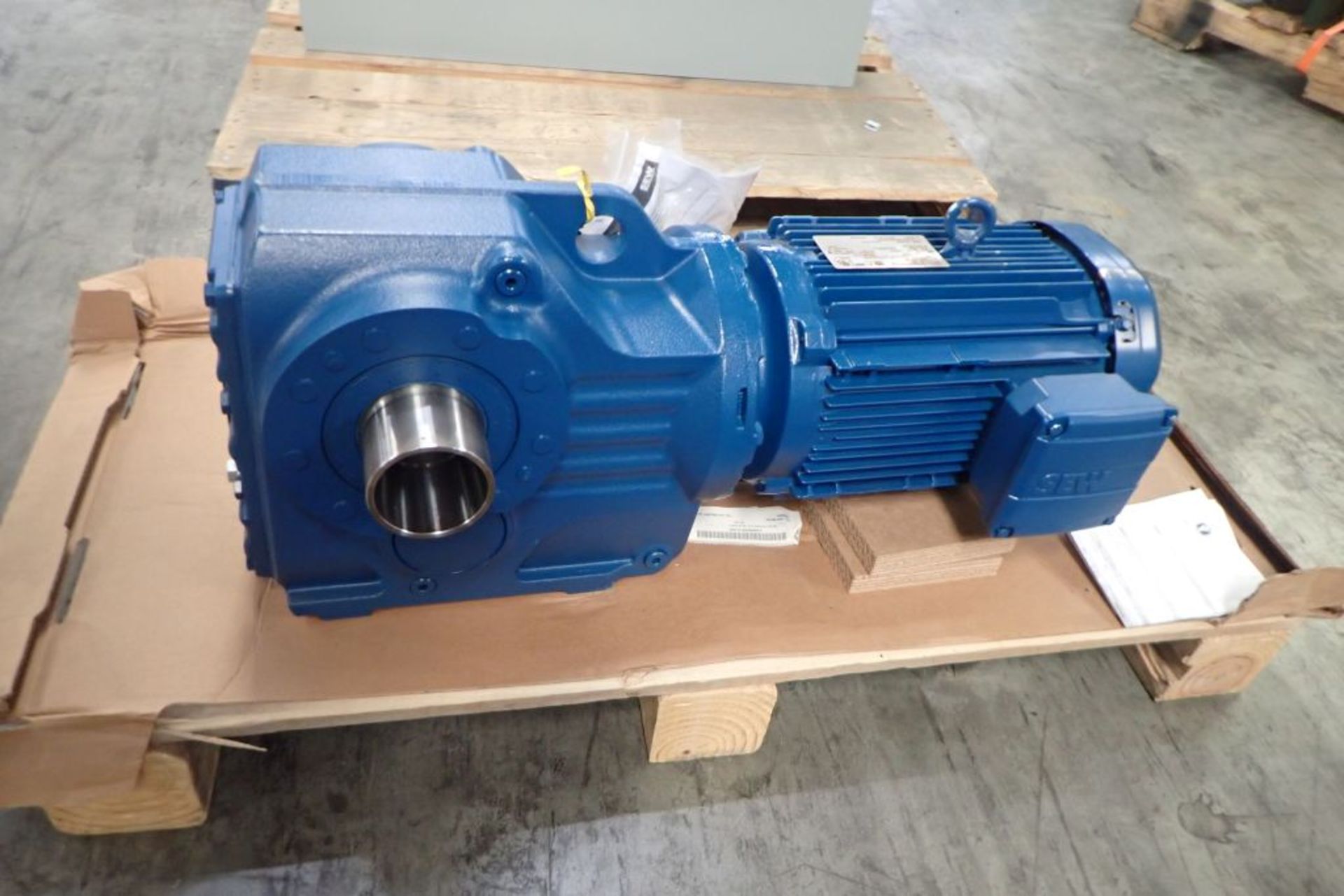 Sew-Eurodrive 3.0 HP Gearmotor - Image 3 of 5