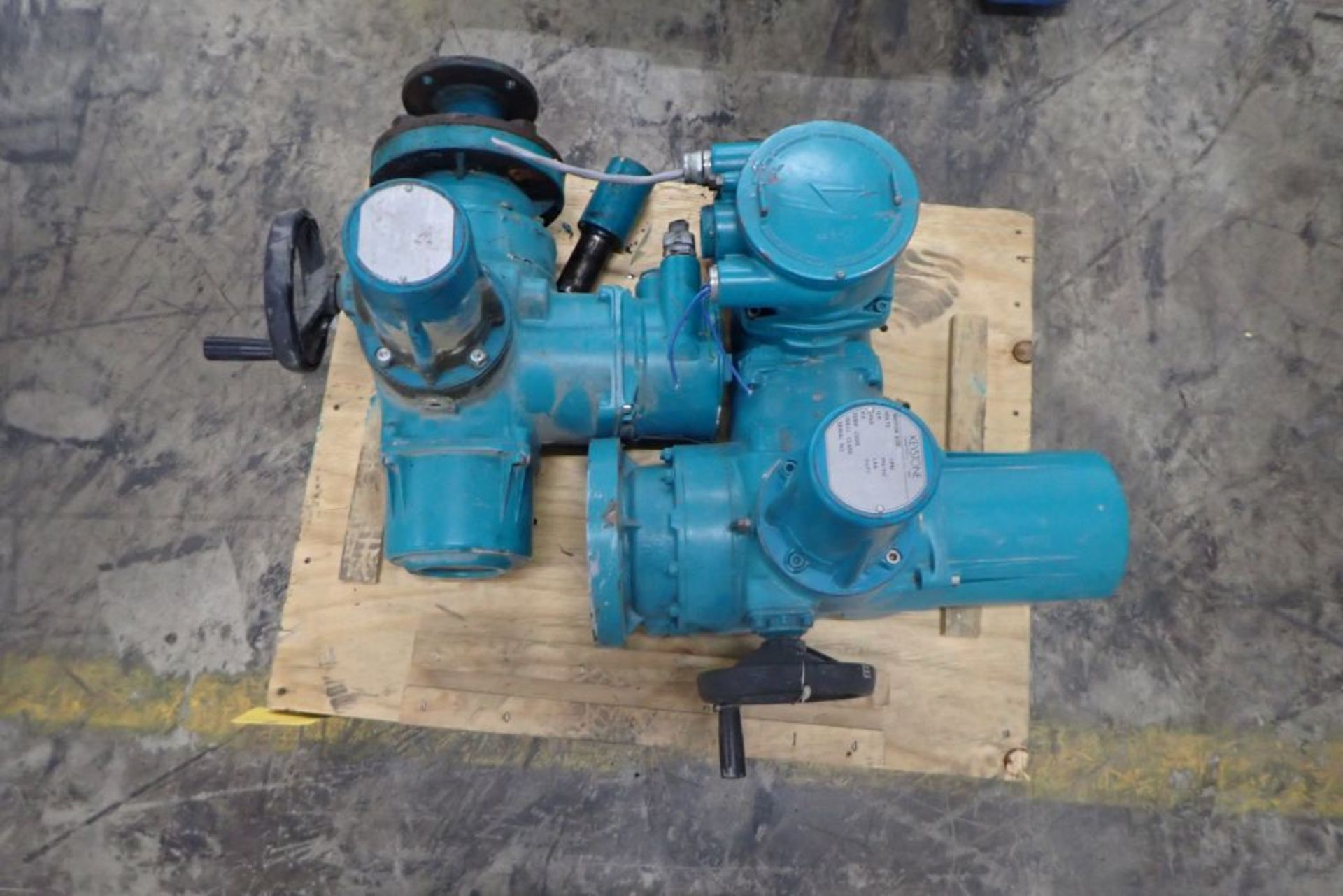 Lot of (2) Keystone Valve Actuators - Image 2 of 7