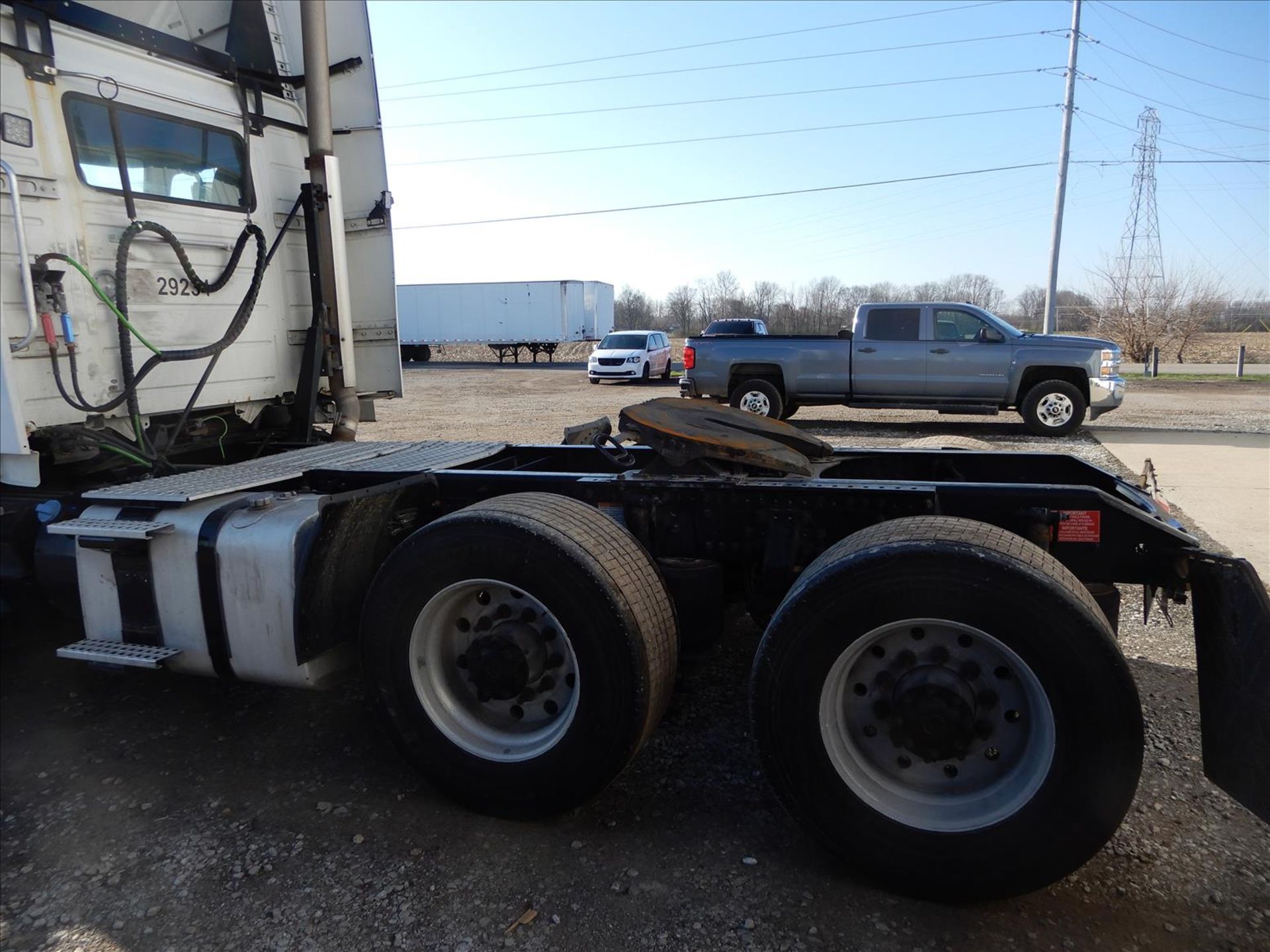 2019 Volvo VNR 300 Daycab Truck Tractor - Located in Indianapolis, IN - Image 6 of 61