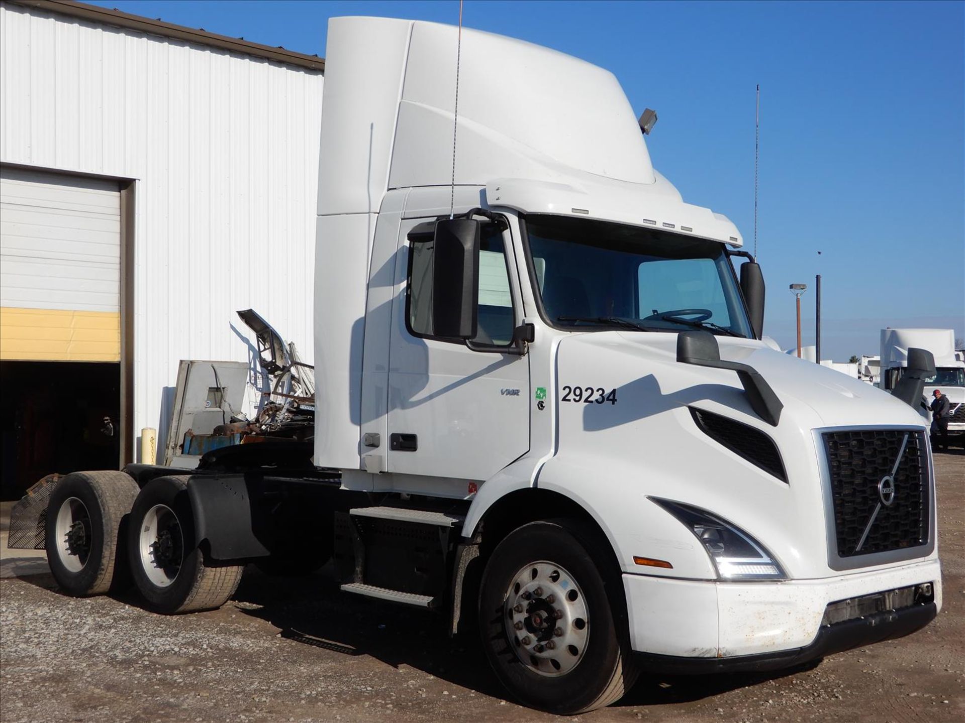 2019 Volvo VNR 300 Daycab Truck Tractor - Located in Indianapolis, IN - Bild 3 aus 61