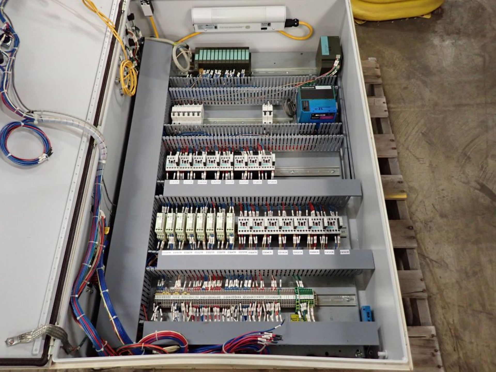 Control Panel with Contents - Image 6 of 27