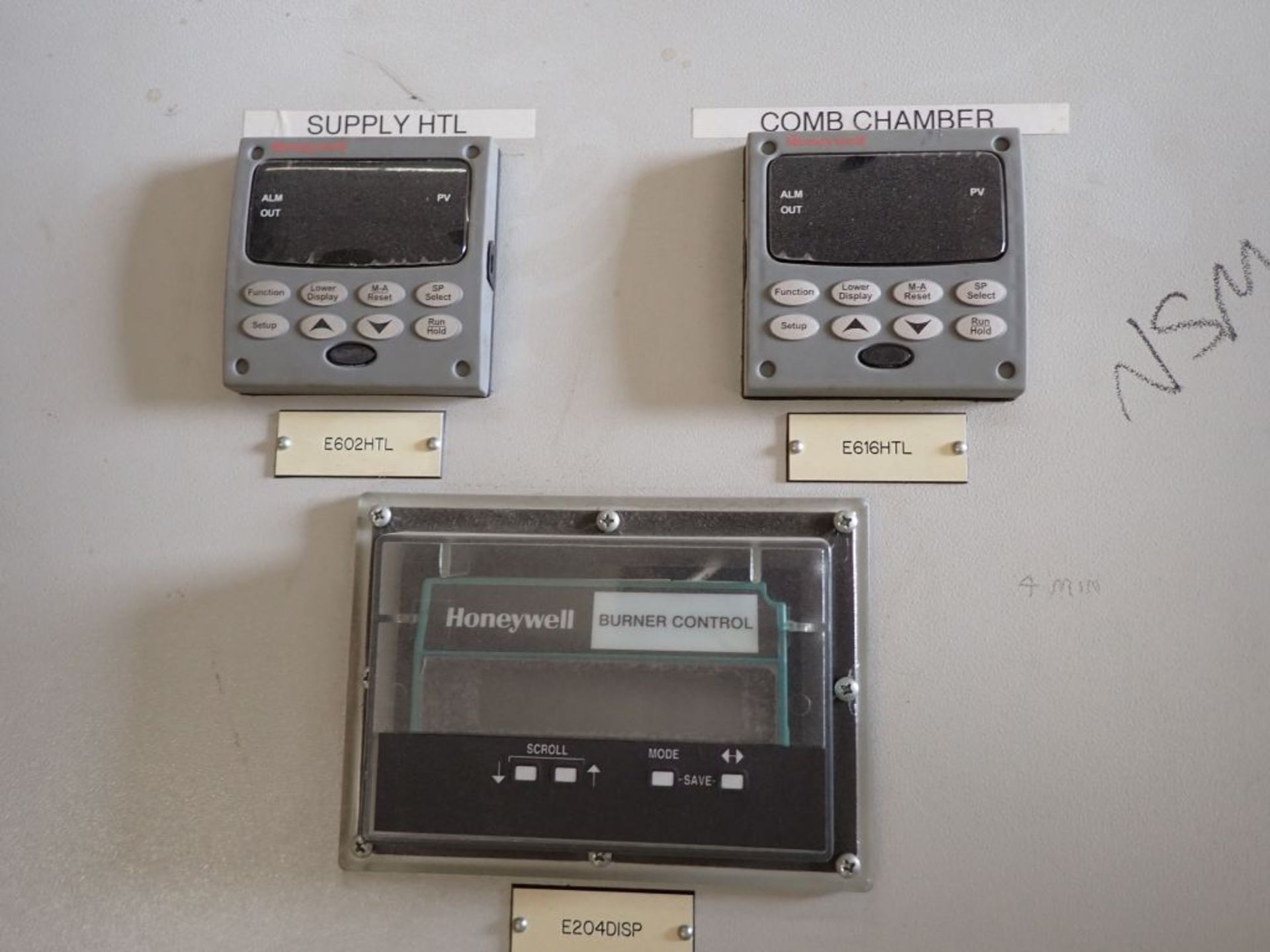 Control Panel with Contents - Image 6 of 29