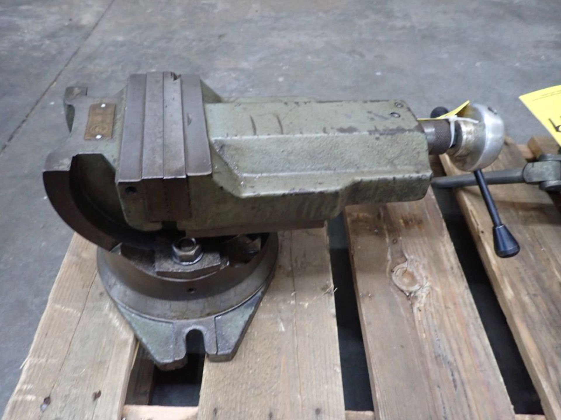 Tilting Vise