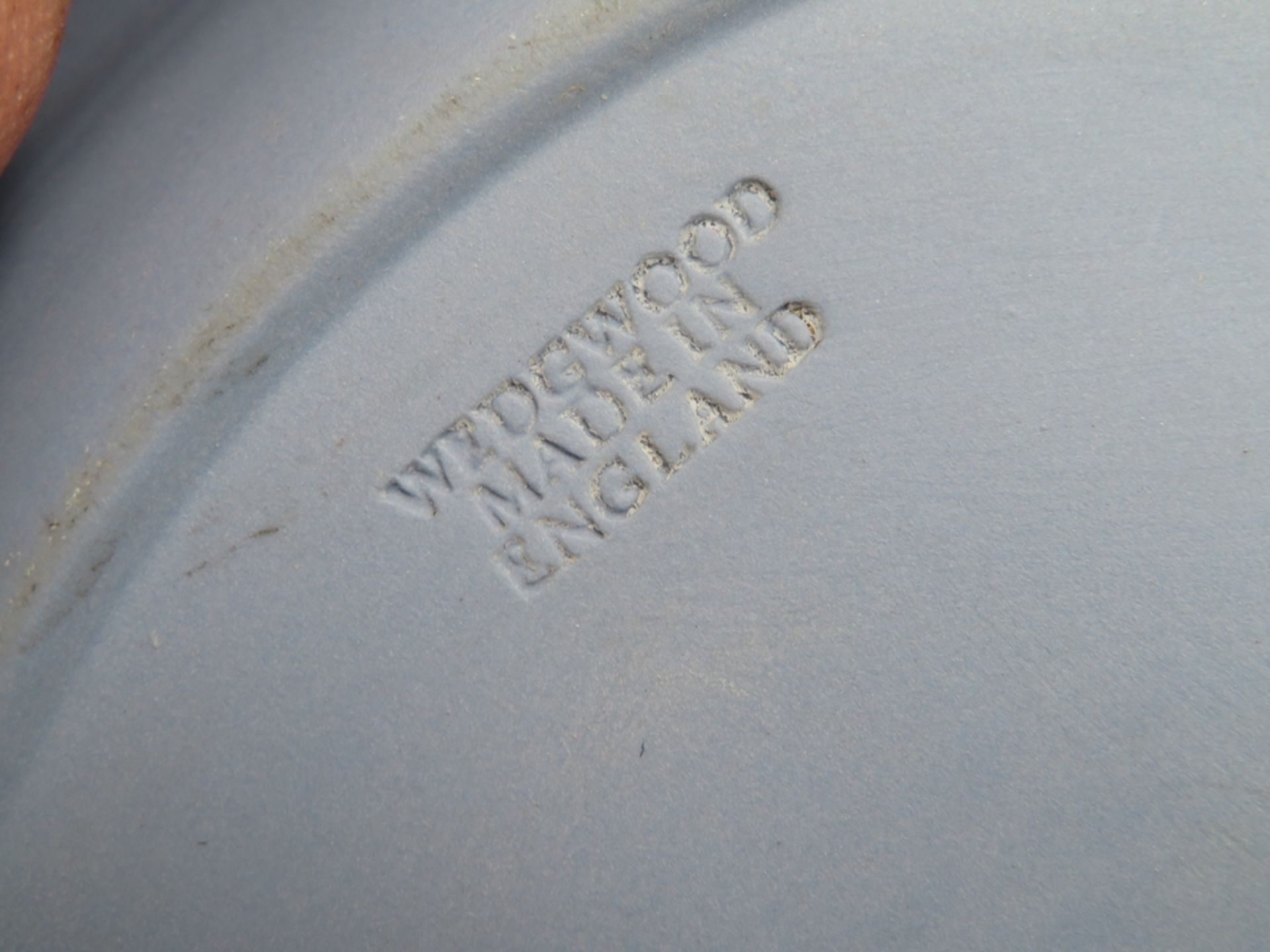 7 teiliges Konvolut diverser Wedgwood Objekte, England, Wedgwood, hellblaue Jasperware mit weißem R - Bild 2 aus 2
