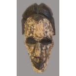 Tanzmaske, Afrika, Gabun, Fang, Holz geschnitzt, Reste von Kalkung, 40 x 20 x 12 cm.