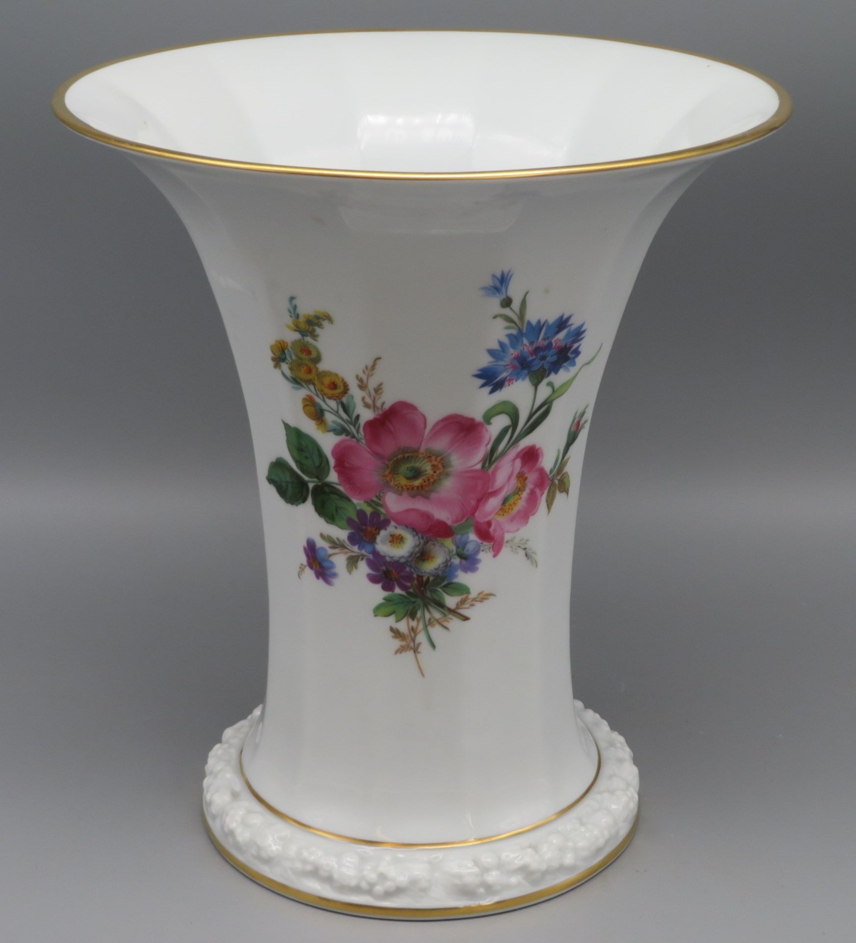Vase, Rosenthal, Entwurf Philipp Rosenthal, Alt Brabant, Weißporzellan mit polychromer Blütenmalere - Image 2 of 3