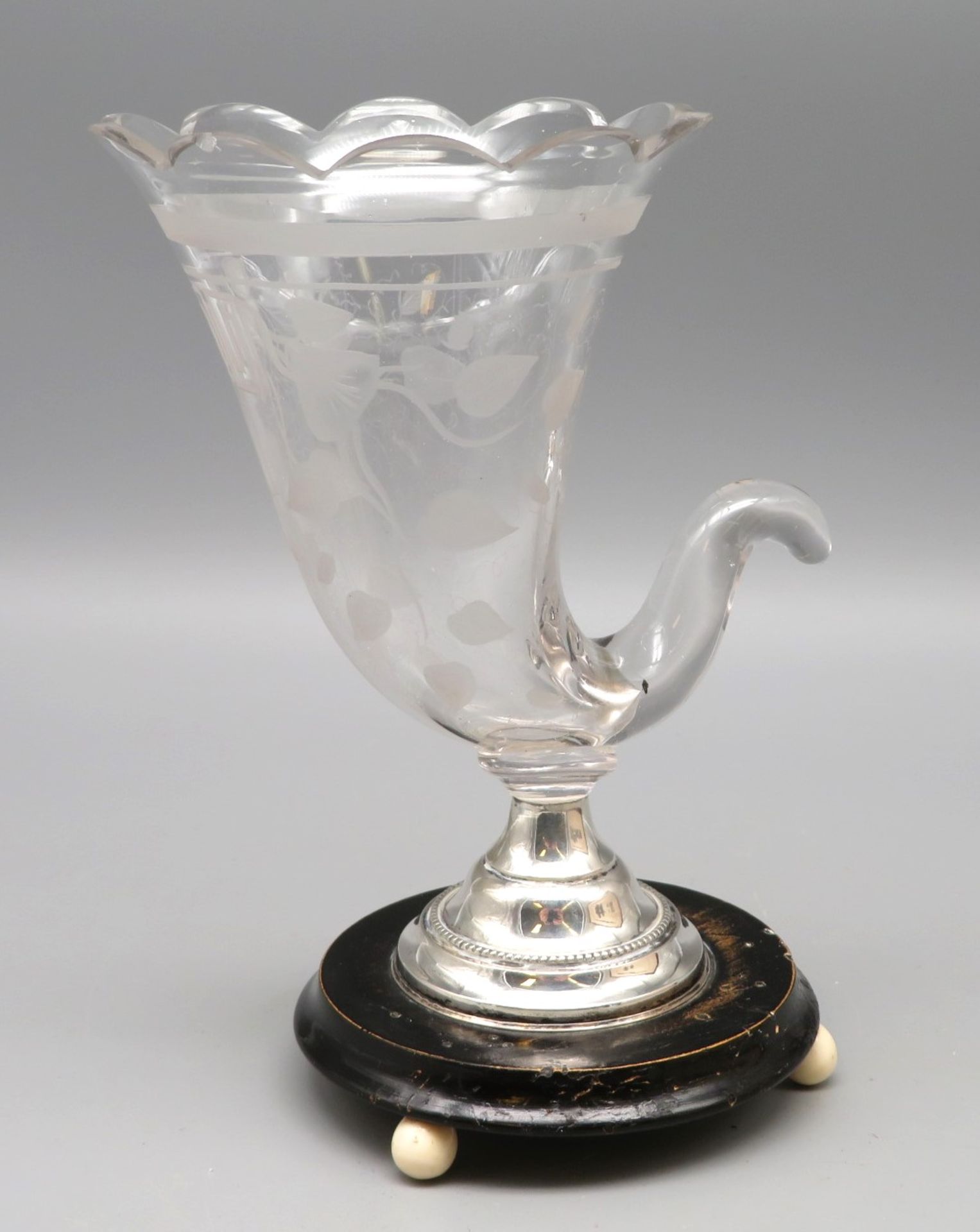 Seltene Zigarren-Vase, Biedermeier, 19. Jahrhundert, farbloses Glas geschliffen, Silbermontur, rund