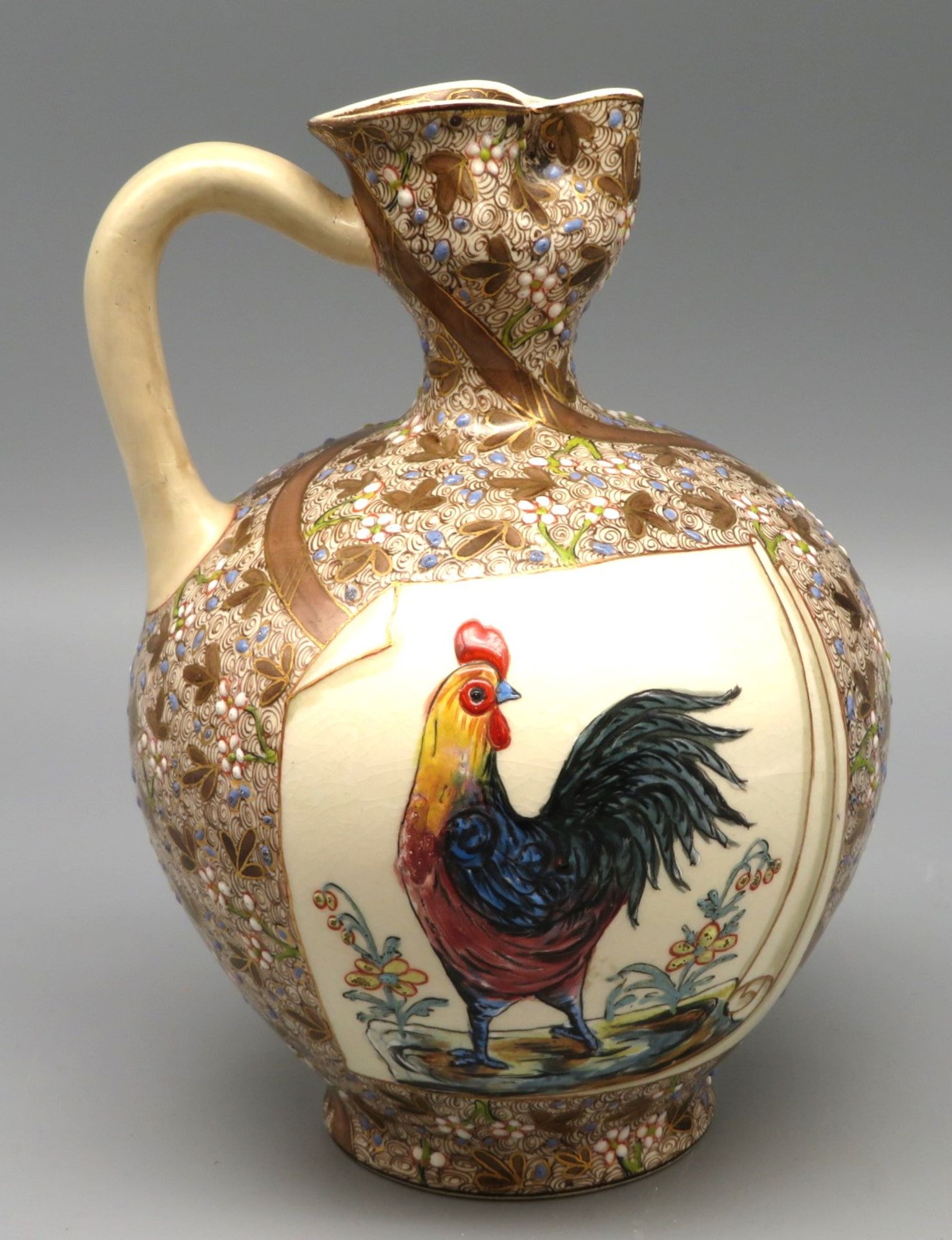 Henkelkrug, Ungarn, Jugendstil, um 1900, Keramik mit polychromer und Goldbemalung, beidseitige Scha - Bild 2 aus 3