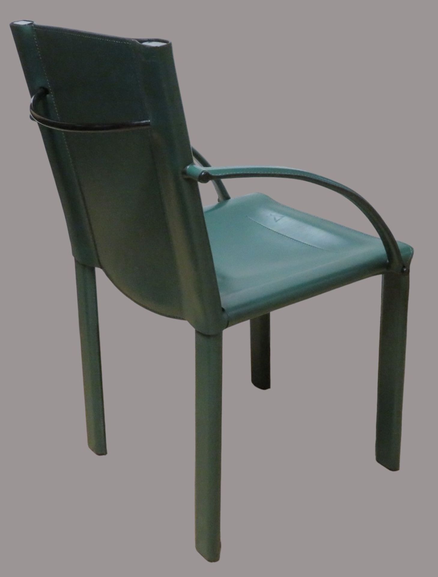 2 Designer Armlehnstühle, geschwärztes Metall mit grünem Lederbezug, gem. "Matteo Grassi", Gebrauch - Image 2 of 3