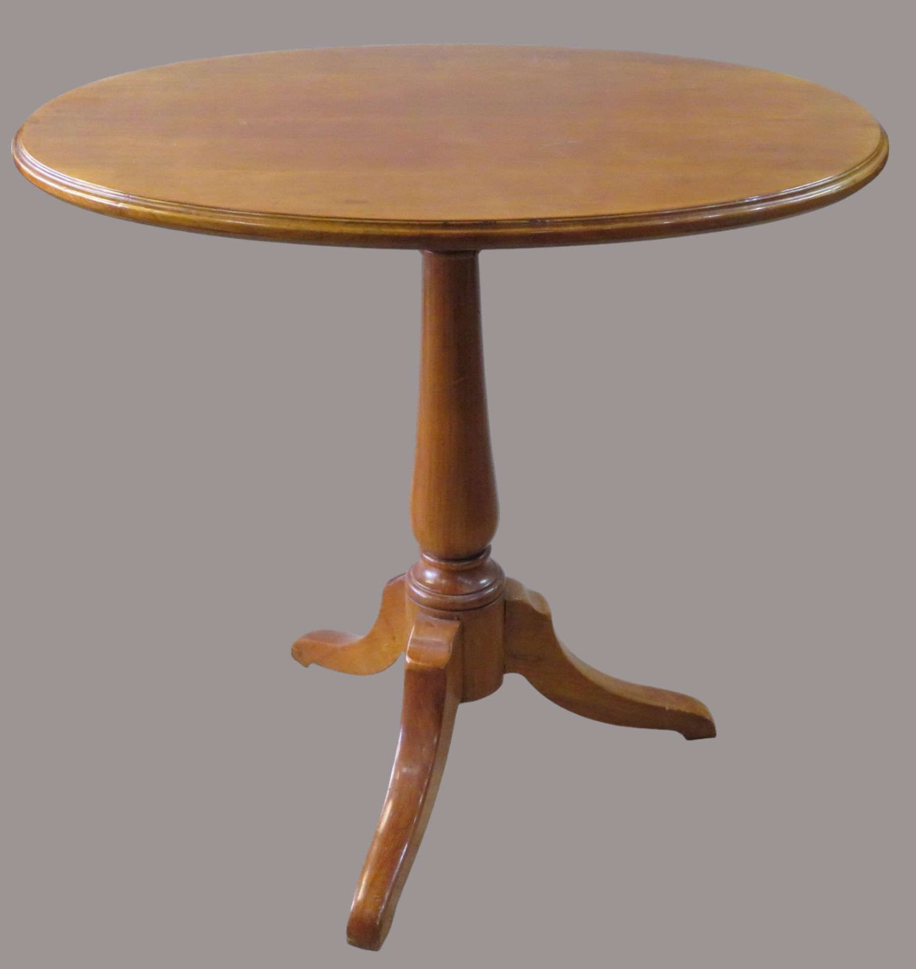 Beistelltisch, Louis Philippe-Stil, ovale Platte, nussbaumfarben, Dreifuß, Gebrauchsspuren, 70 x 76 - Image 2 of 3
