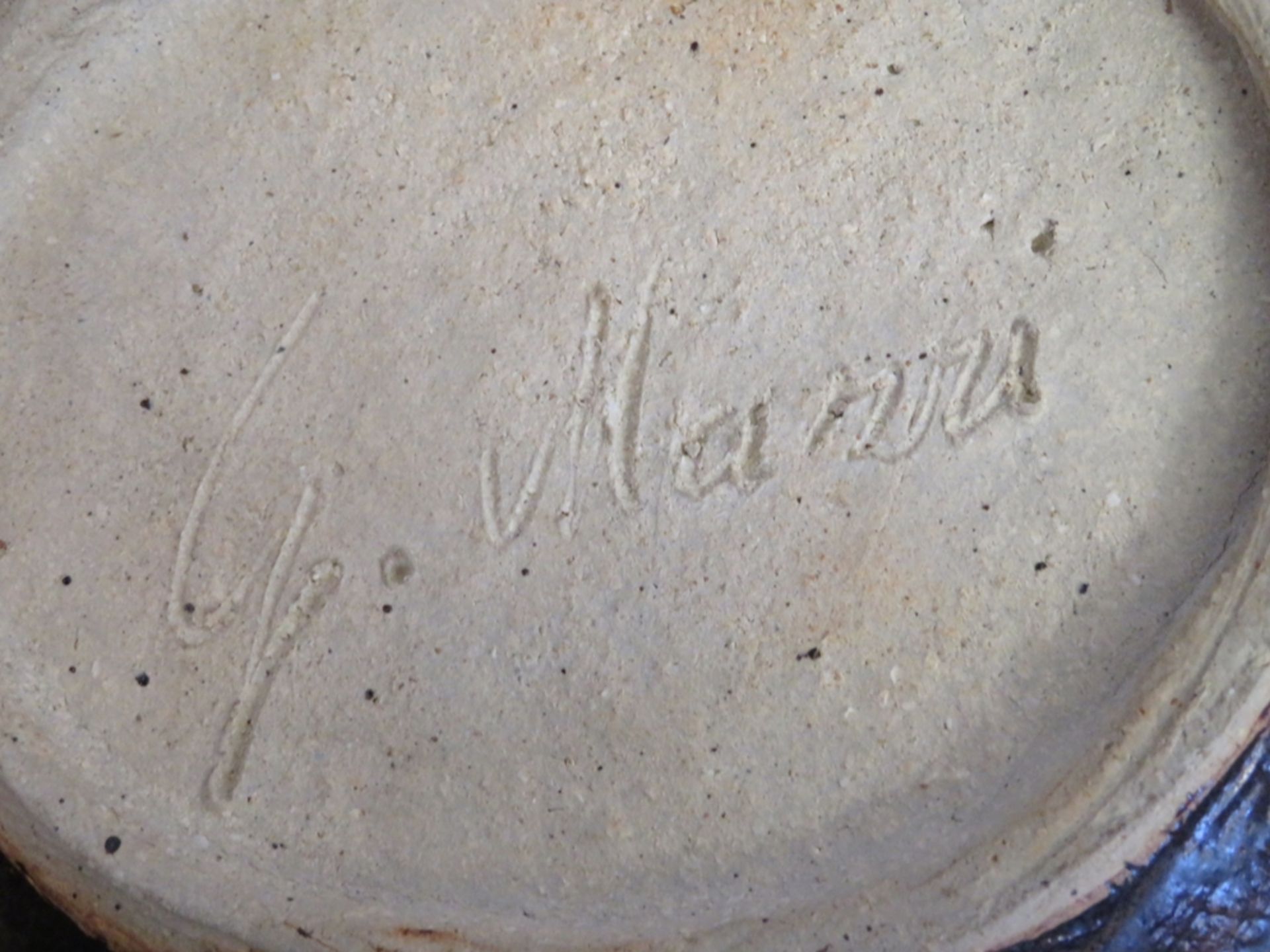 Ikonische Designer Vase, Ton mit grünlich-gräulicher Glasur, im Boden unles sign. "G. Mazzi", h 33  - Bild 2 aus 2