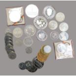 Konvolut von 34 diversen Münzen und Medaillen, 2 x 5-Reichsmark, Hindenburg, 1936, ohne Hakenkreuz/
