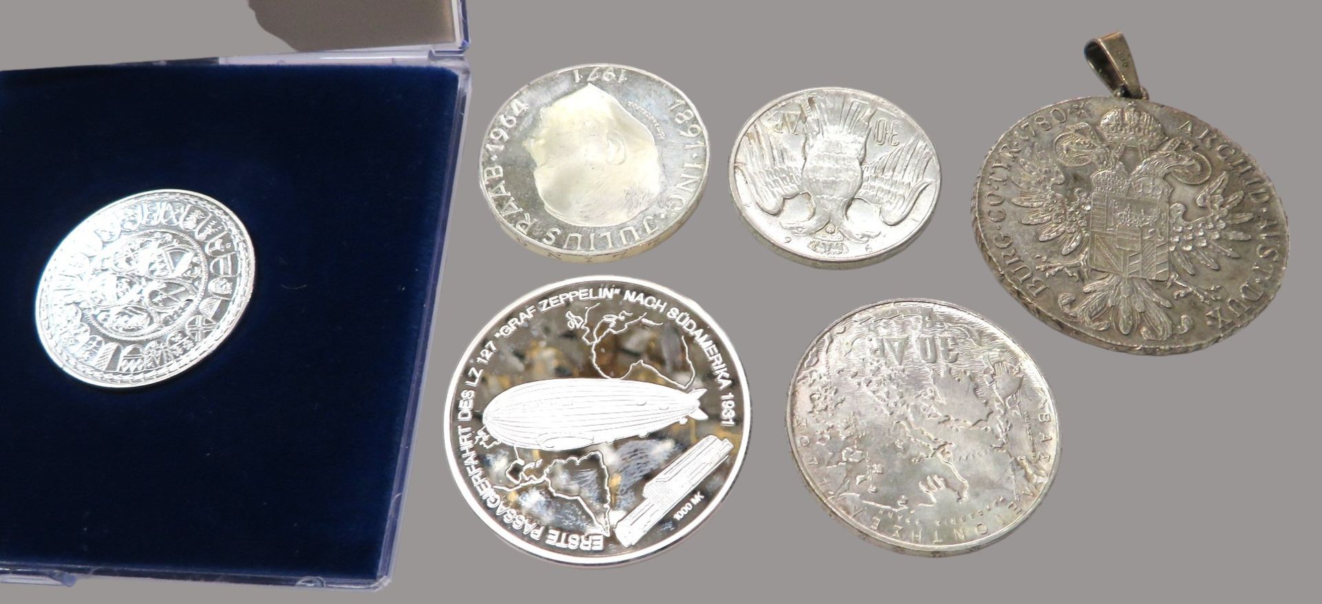 5 diverse Silbermünzen und Gedenkmünze "Graf Zeppelin"; 50-Schilling, Maria-Theresien-Taler, Konsta - Image 2 of 2