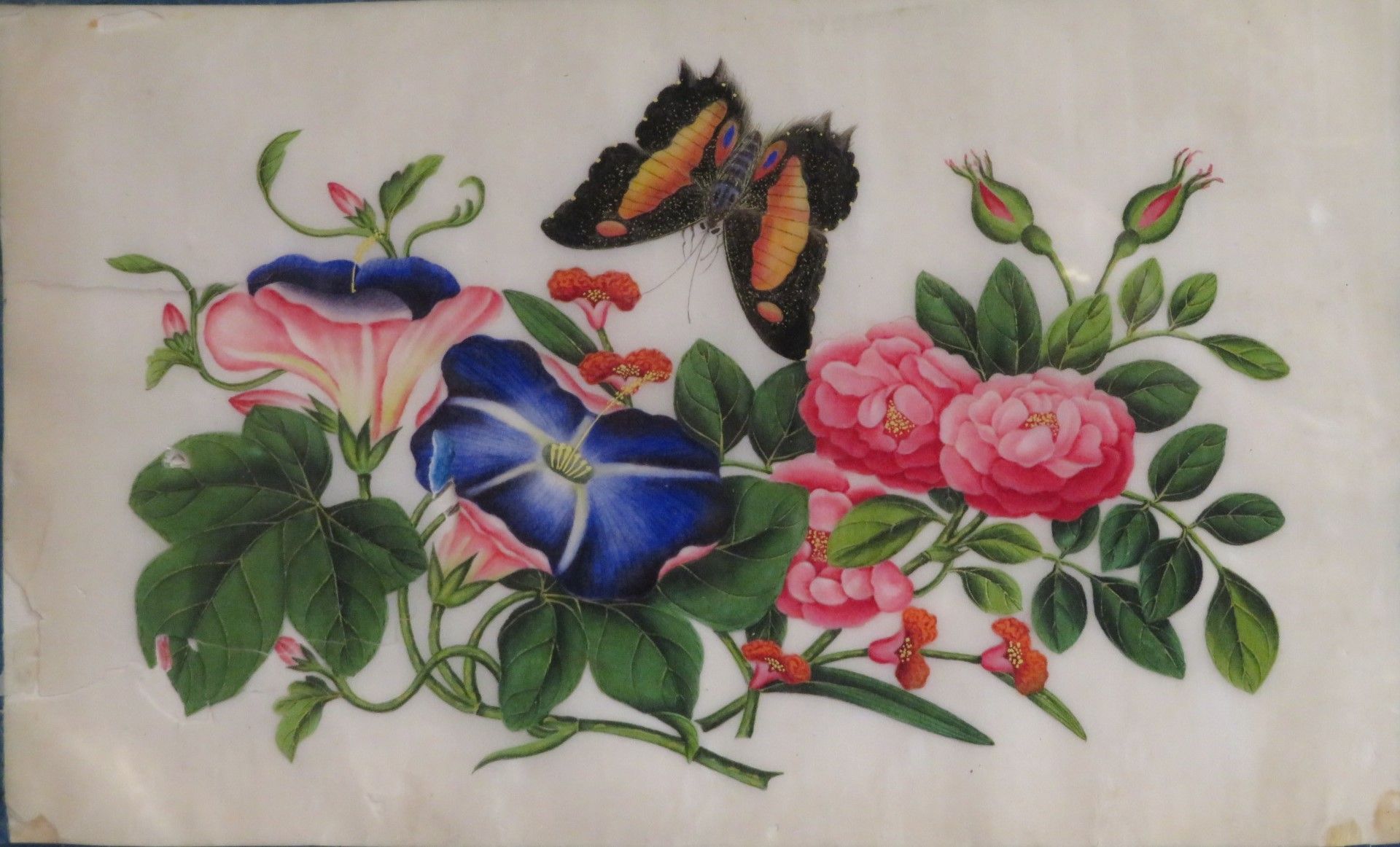 2 Seidenmalereien, China, um 1900, Blüten und Schmetterlinge, Aquarell/Seide, besch., 32,5 x 20 cm,