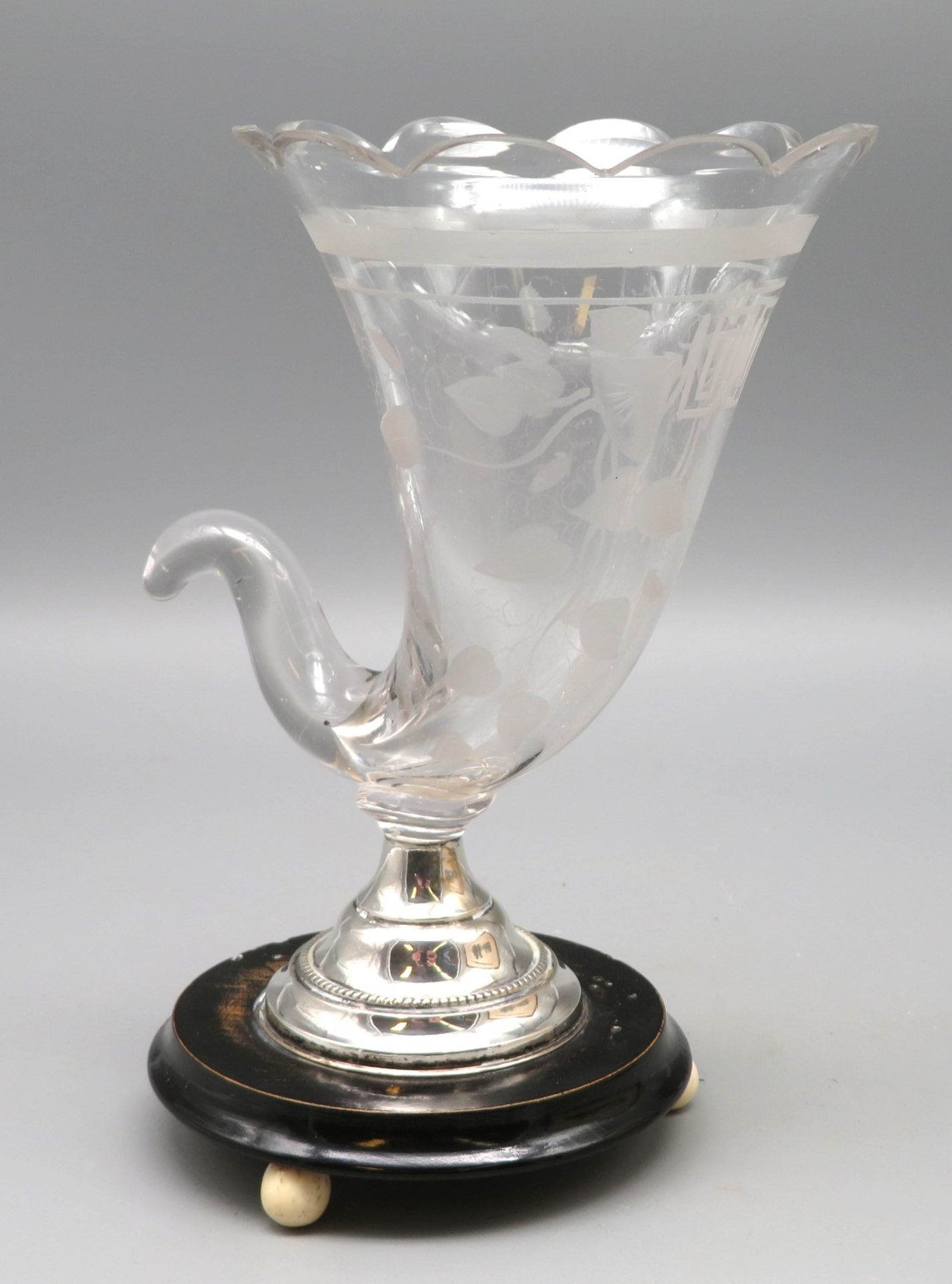 Seltene Zigarren-Vase, Biedermeier, 19. Jahrhundert, farbloses Glas geschliffen, Silbermontur, rund - Bild 2 aus 2