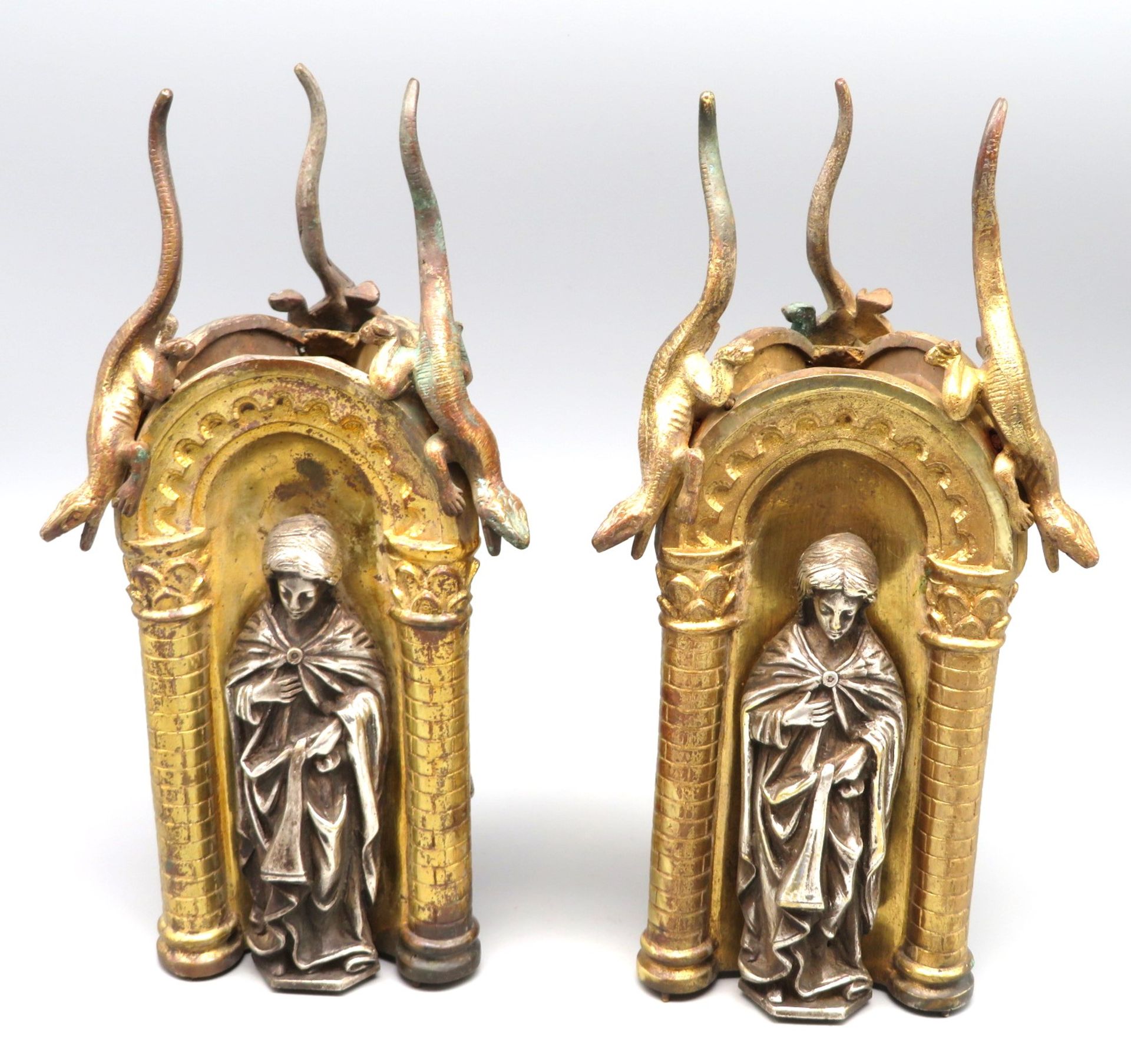 2 sakrale Applikationen, 19. Jahrhundert, Bronze mit Resten von Feuervergoldung, eine Figur fehlt,