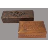 2 diverse Schatullen, Holz geschnitzt, h 6/7 cm.