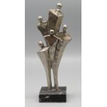 Unbekannter Bildhauer, Sechs Akrobaten, Bronze versilbert, schwarz-weißer Marmorsockel, 20,2 x 5,5