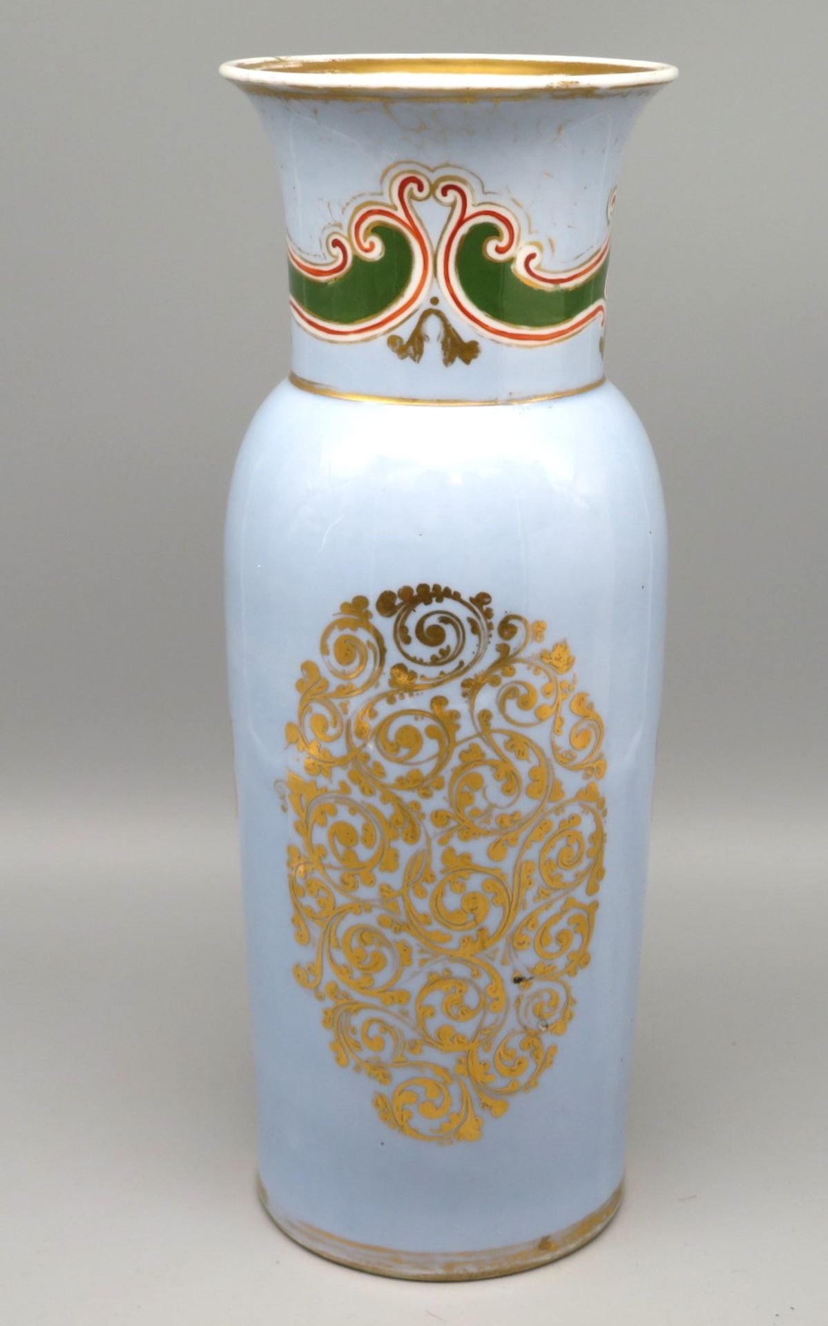 Vase, Biedermeier, 19. Jahrhundert, Weißporzellan mit polychromer und reicher Goldbemalung, Medaill - Image 2 of 3