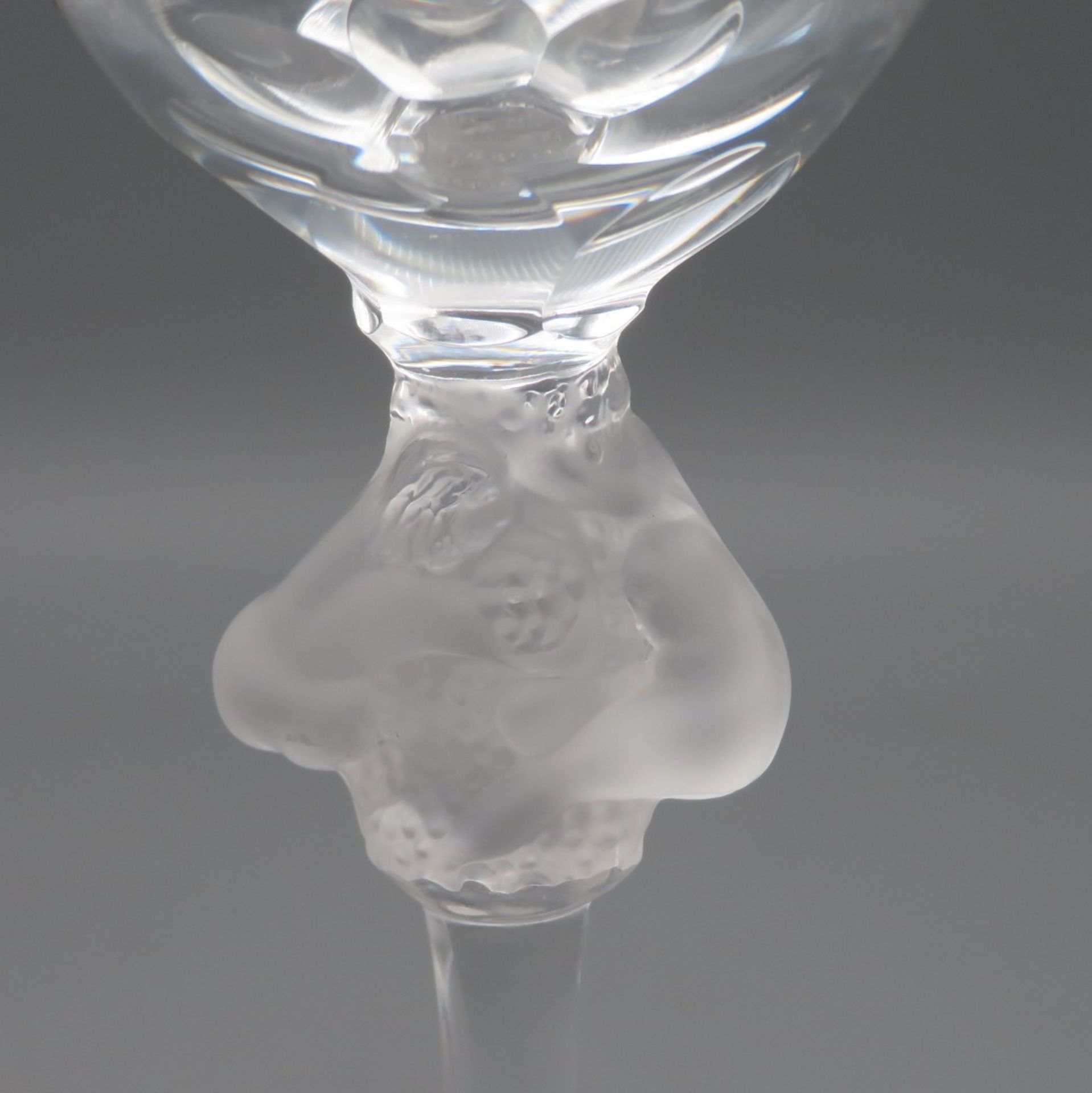 5 Sektgläser "Roxane", René Lalique, Wingen-sur-Moder, farbloses Kristallglas, am Kuppaansatz zwei - Image 3 of 4