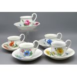 5 Kaffeetassen mit UT, Meissen, Biedermeier, 19. Jahrhundert, Weißporzellan mit polychromer Blumenm