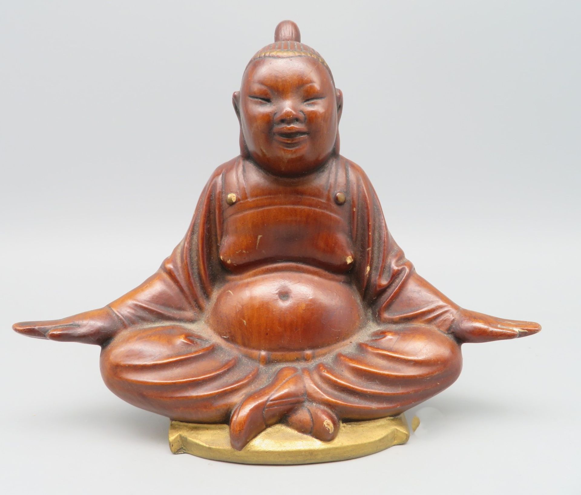 Sitzender Buddha, Schaubach Kunst, Goebel, 1957, Achatit, farbig gefasst, Originaletikett, Prägemar