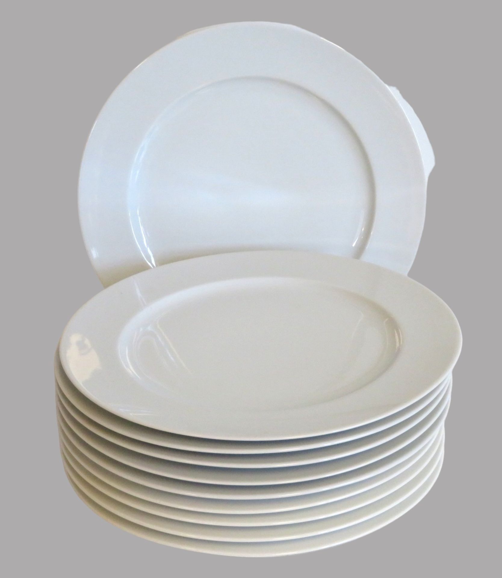 10 Platzteller, Rosenthal, Weißporzellan, grüne Stempelmarke, h 2,5 cm, d 31 cm.