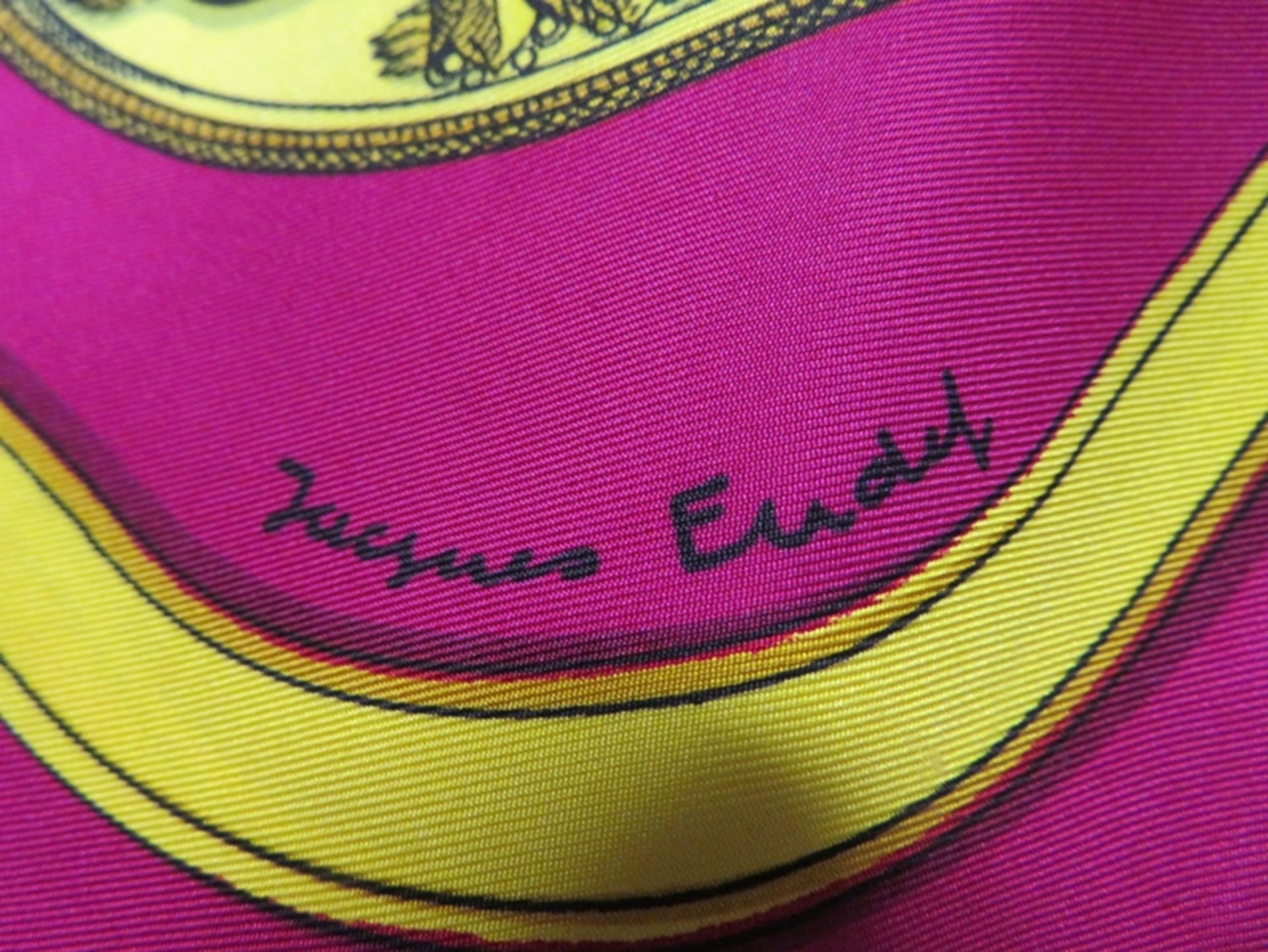 Seidentuch/Carré, Hermès Paris, Grand Apparat, Entwurf Jacques Eudel, 100% Seide, sign., Tragespure - Bild 4 aus 4
