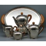 Designer Kaffee- und Teeservice, Bombé, Entwurf Carlo Alessi (1916 - 2009) 1945, 4 teiliges Kaffee-