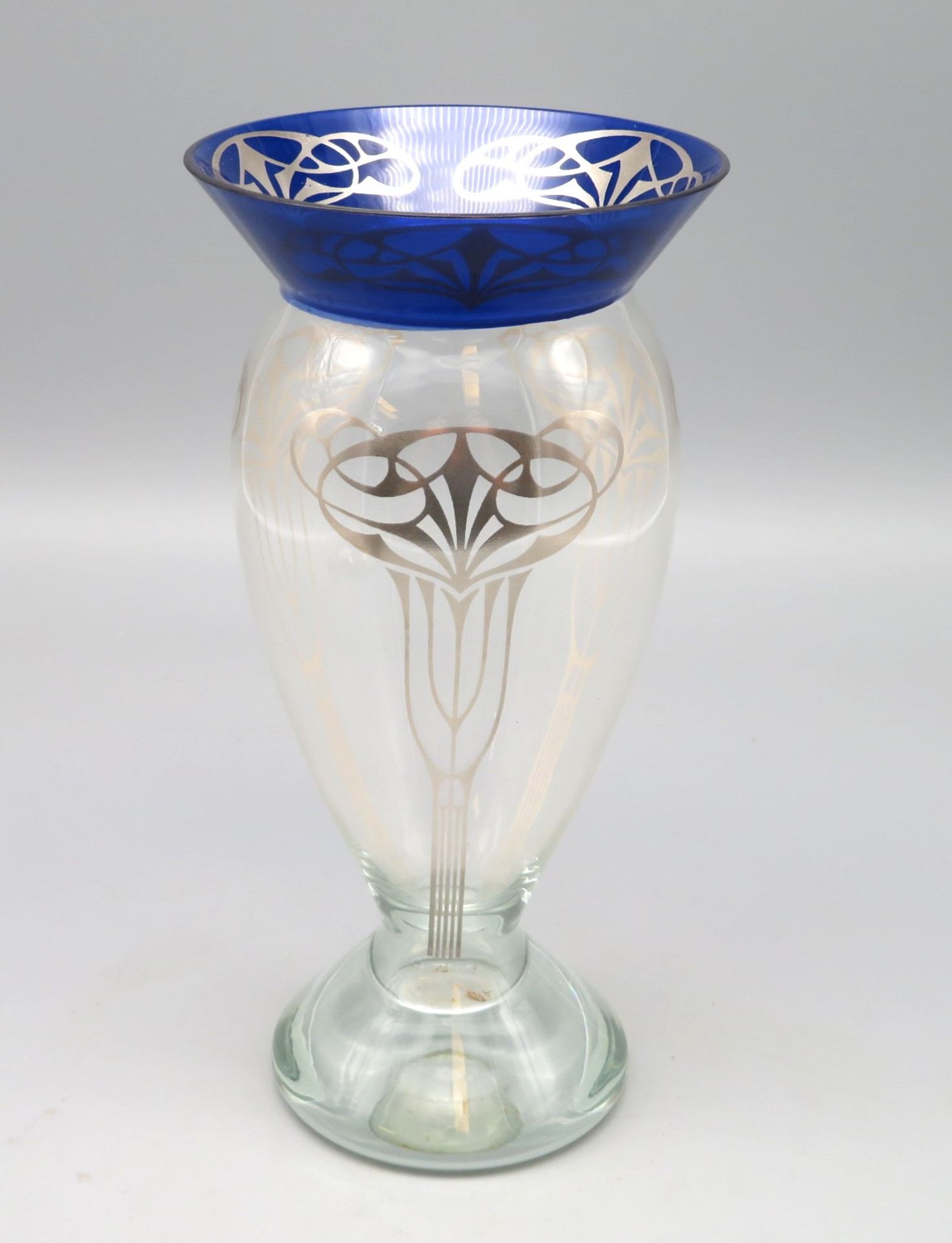 Vase, Jugendstilmanier, farbloses Glas mit feiner Silberauflagenmalerei in vegetabilem Dekor, blau 