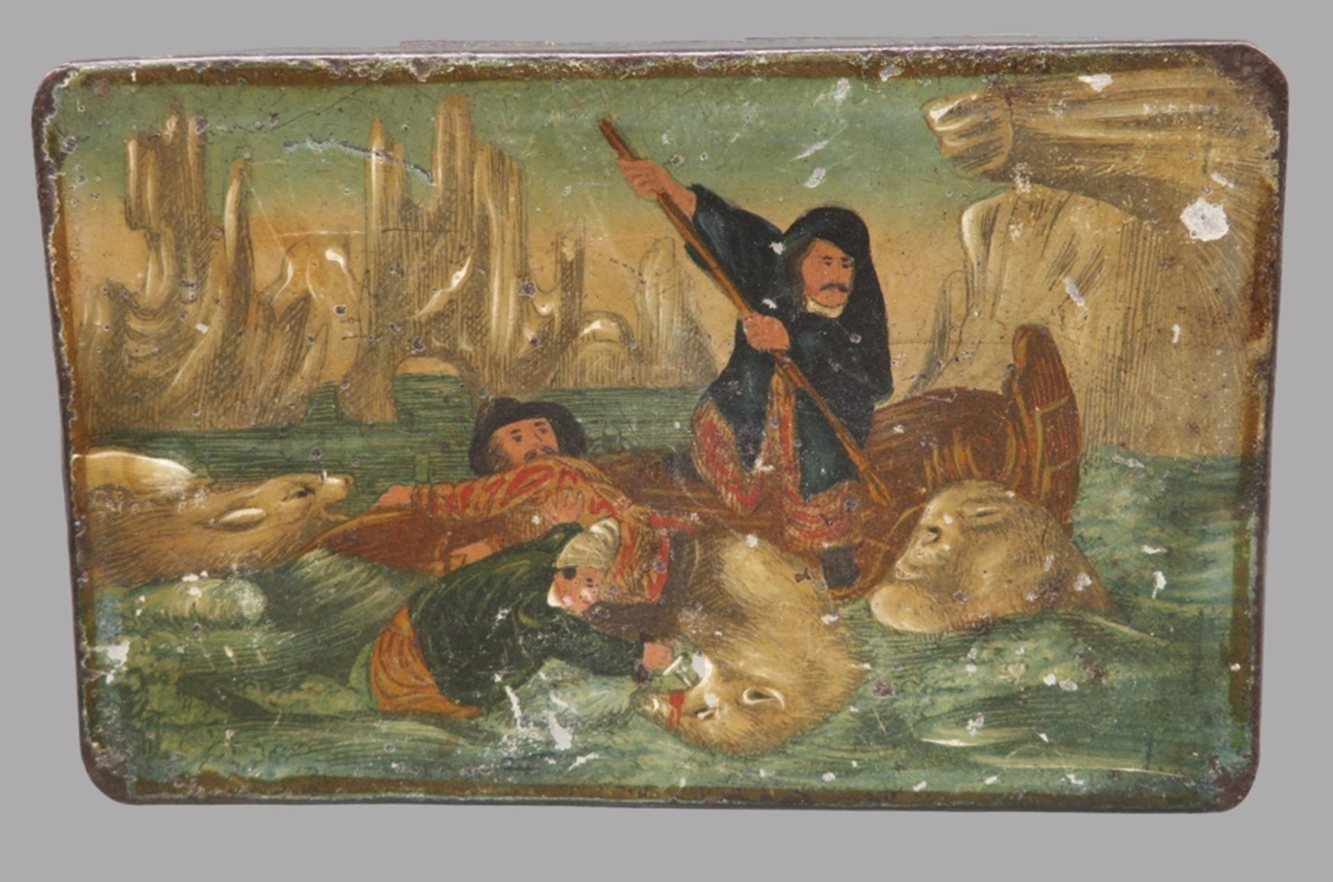 Tabaksdose, 19. Jahrhundert, Deckel mit farbiger Bemalung von Eisbär-Jägern, Blech, best., 2,5 x 13 - Image 2 of 2