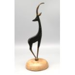 Stehende Gazelle, 1950er Jahre, Bronze geschwärzt, Holzsockel, Bronze 21 c 5,3 x 2,7 cm, Sockel h 2