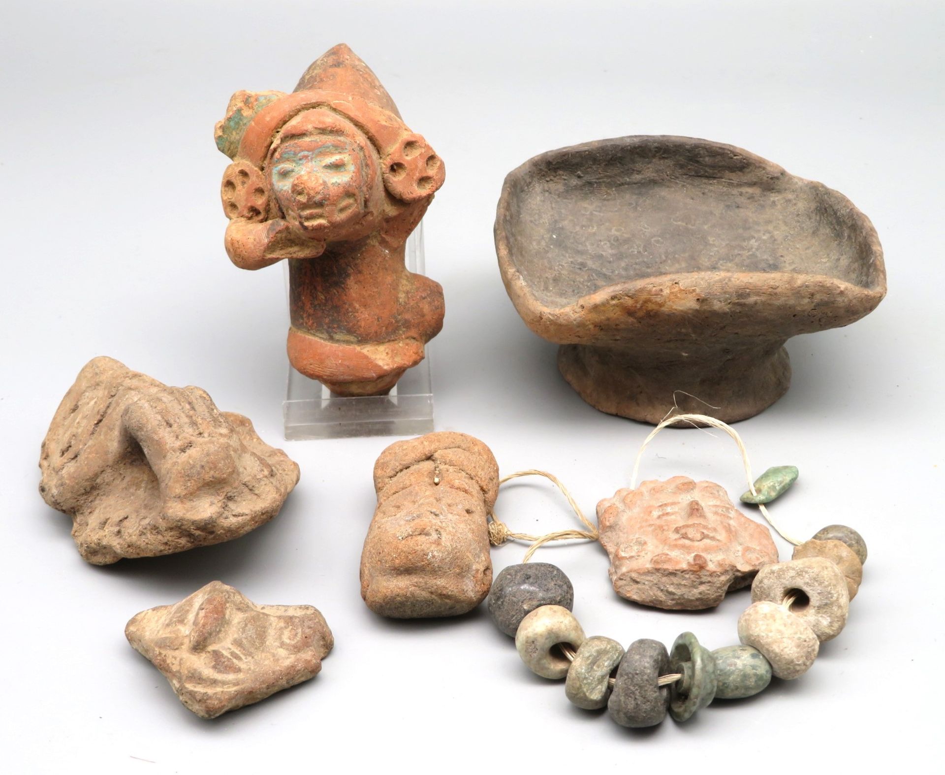 7 teiliges Konvolut antiker Ausgrabungen, Präkolumbianisch, ca. d 8 cm.