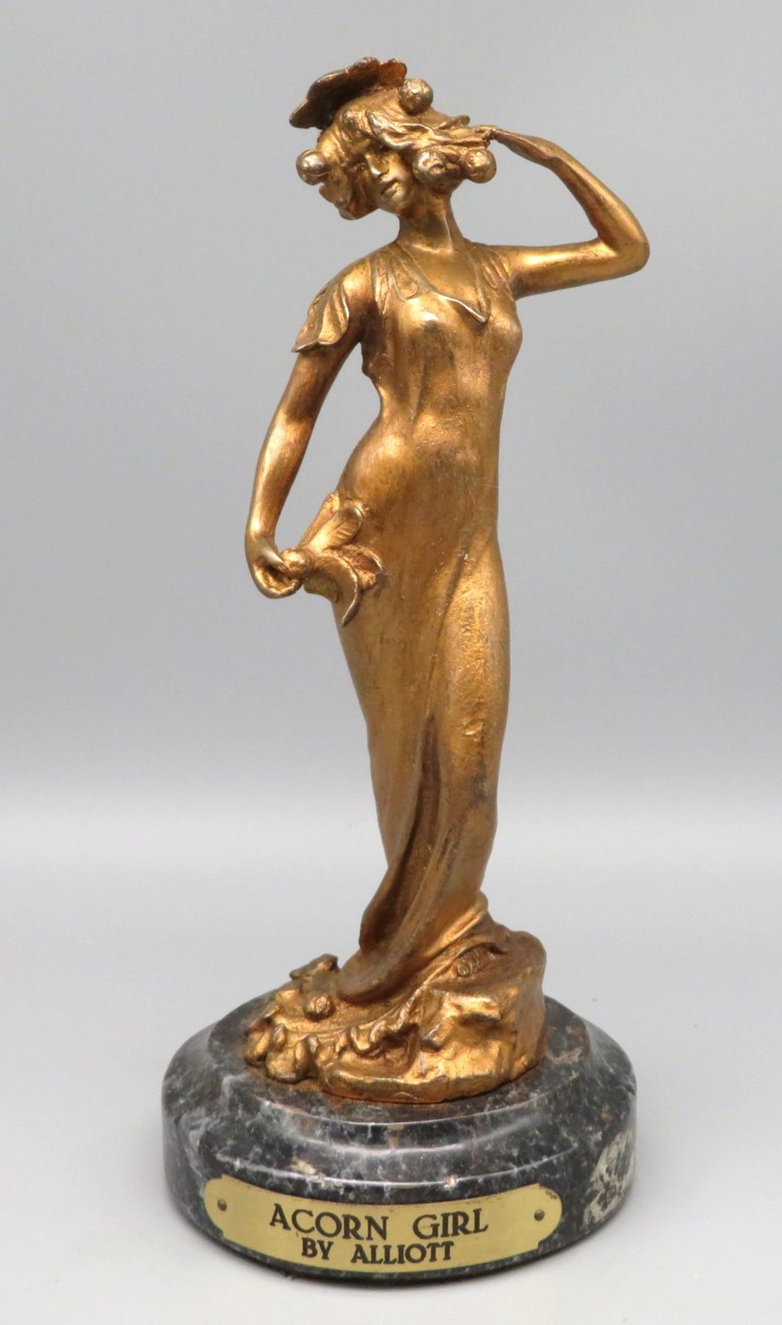 Nach Lucien Alliot (1877 - 1967), Acorn Girl, Zinkguss goldfarben gefasst, Fassung später, runder M