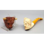Pfeife und Pfeifenkopf in Gestalt eines Stierkopfs mit Glasaugen, 19. Jahrhundert, Holz und Meersch