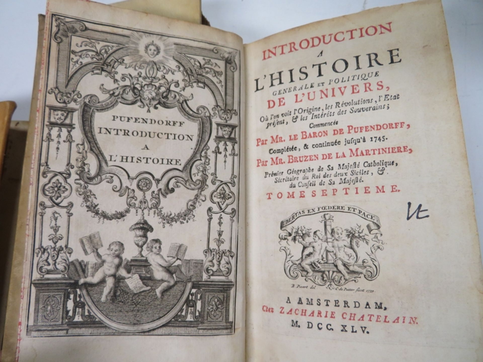 7 Bd., Pufendorf, Samuel Freiherr von/ Bruzen de La Martinière, Antoine Augustin: Introduction à l' - Bild 7 aus 8