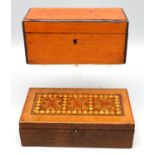 2 diverse Schatullen, 19. Jahrhundert, Holz, 1 x mit Marketerie, 4,5 x 15,5 x 8/6,5 x 14 x 6,3 cm.