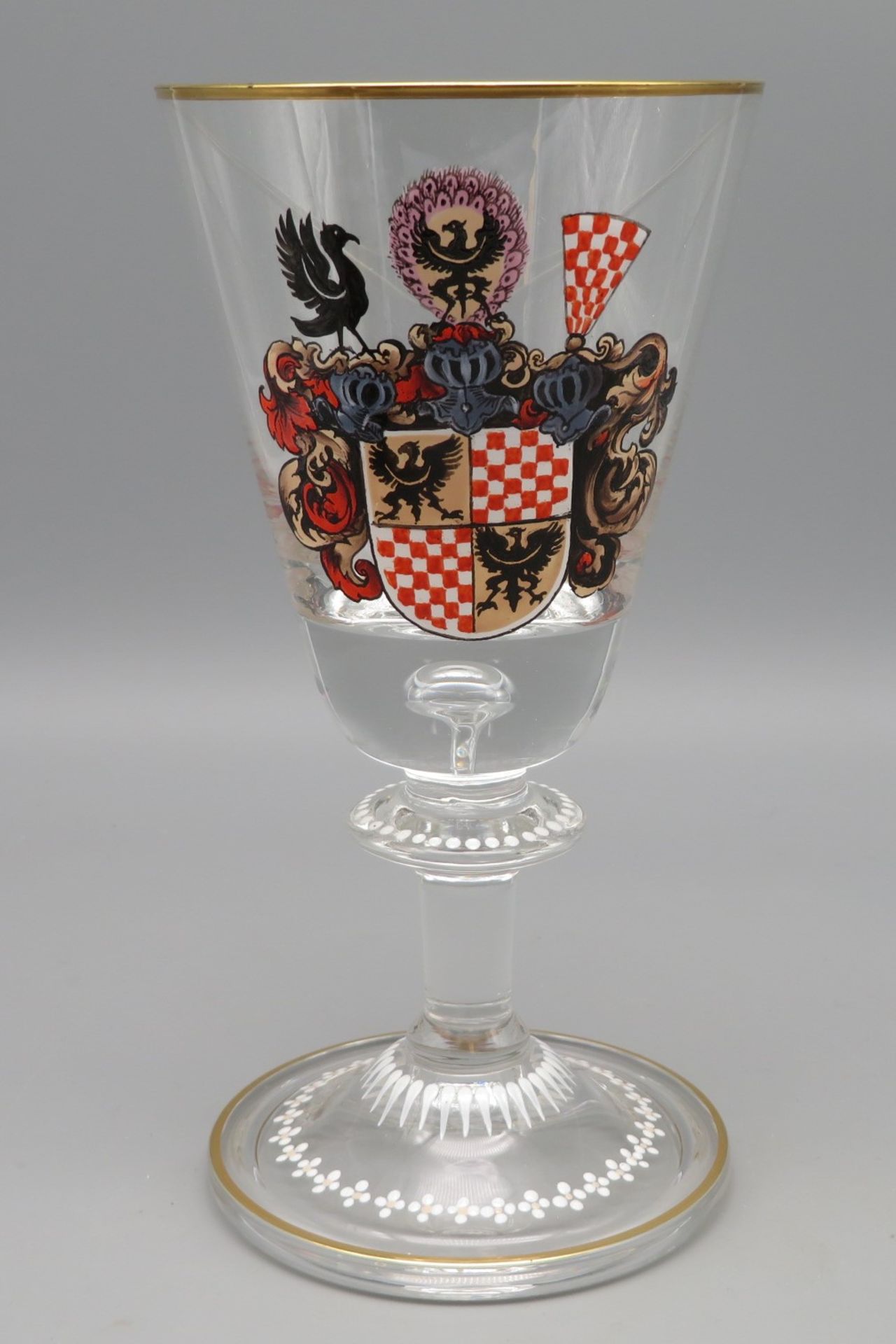 Wappenglas, um 1900, farbloses Glas, Wappen in polychromer Emailmalerei, Goldrand, h 19 cm, d 9,7 c