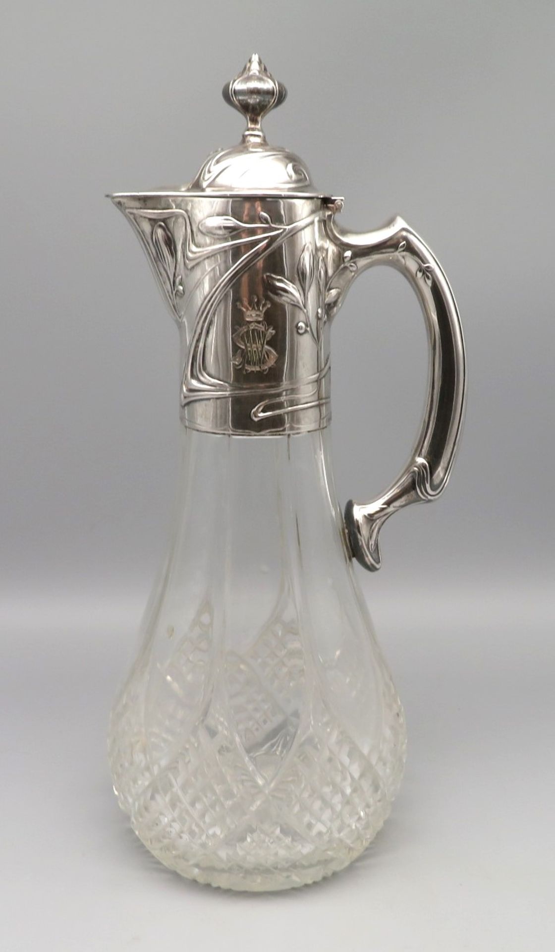 Elegante Jugendstil Henkelkaraffe, Deutsch, Koch & Bergfeld, Bremen, um 1900, versehen mit Adelsmon