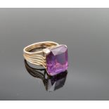 Damenring, facettierter Amethyst, rötliches Gold 585/000, punziert, 5,64 g, Ringkopf 1,3 x 1,1 cm, 