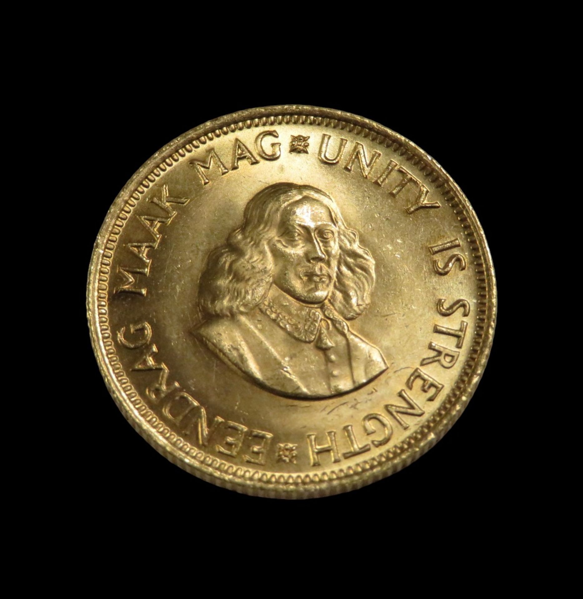 Goldmünze, 2 Rand, Südafrika, 1962, 916,7/000, 8 g, d 2,2 cm. - Bild 2 aus 2