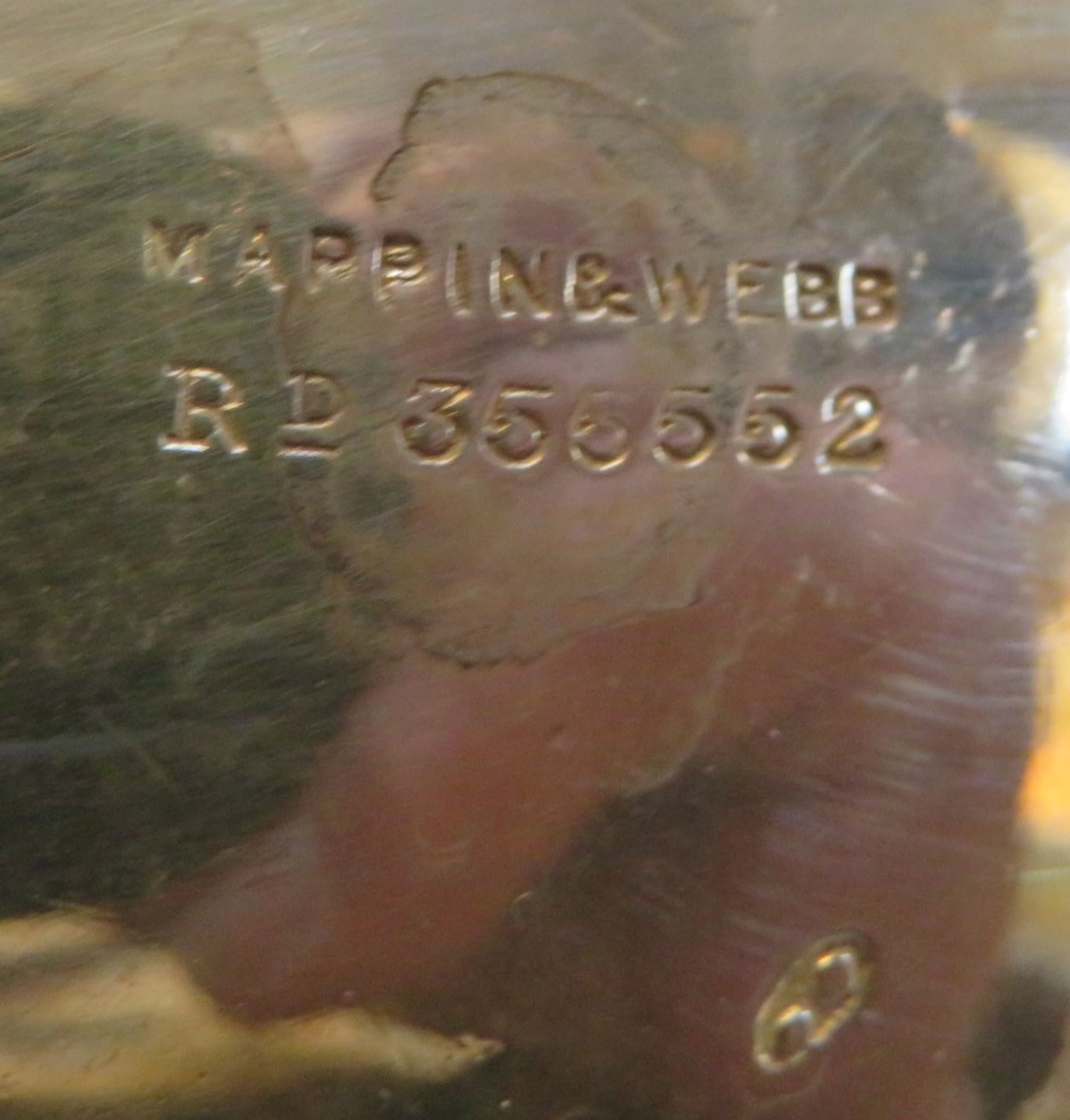 3 teiliges Teeservice auf Tablett, England, (Teeservice) Mappin & Webb, stark versilbert, gem., Tab - Bild 3 aus 3