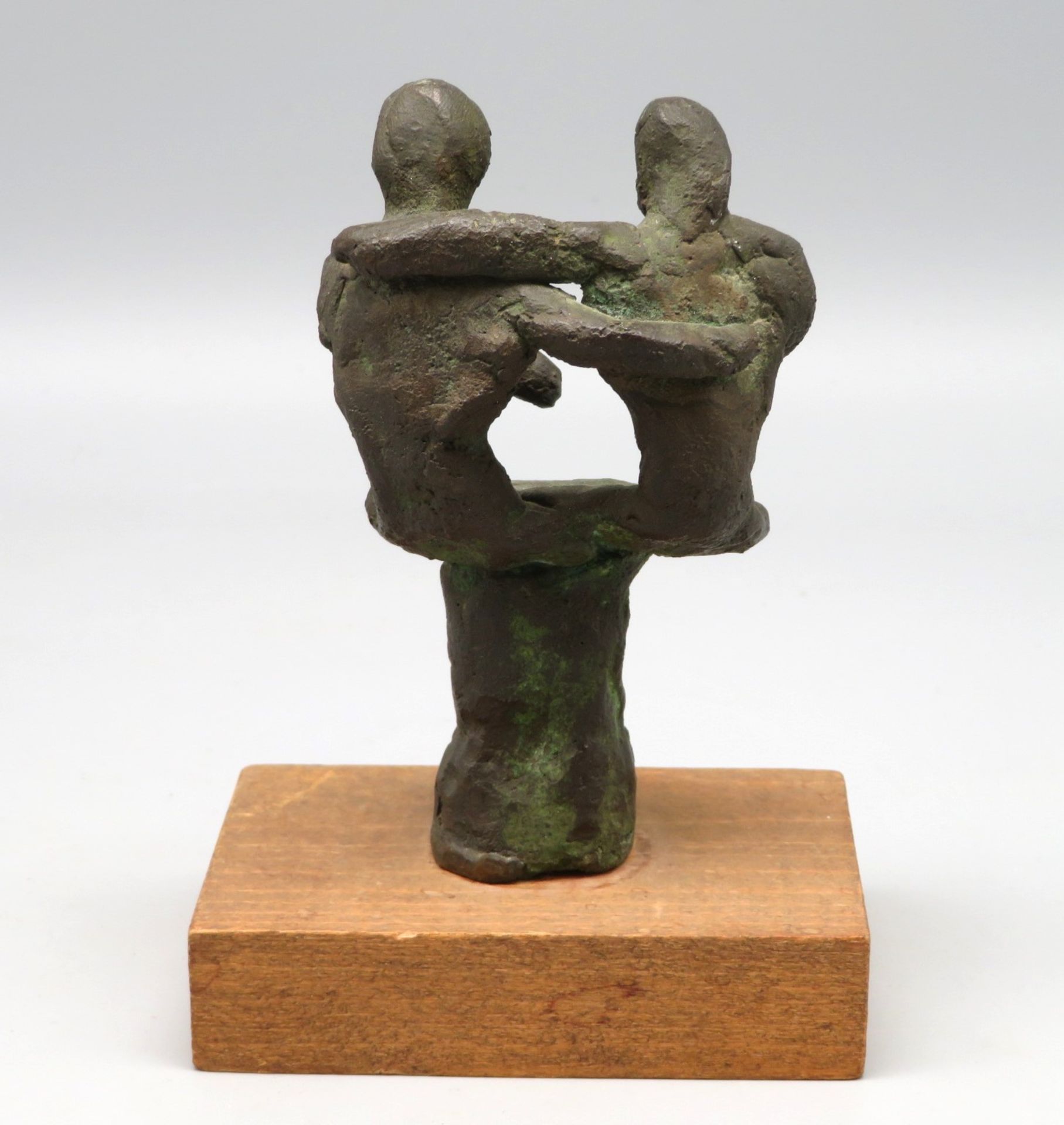 Unbekannter Bildhauer, 1960er Jahre, Liebespaar, Bronze patiniert, 11 x 6,5 x 4 cm. - Bild 2 aus 2