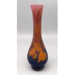 Jugendstil Vase, Mullers Frères Luneville, um 1900, farbloses Glas mattiert mit blauen, orangefarbe